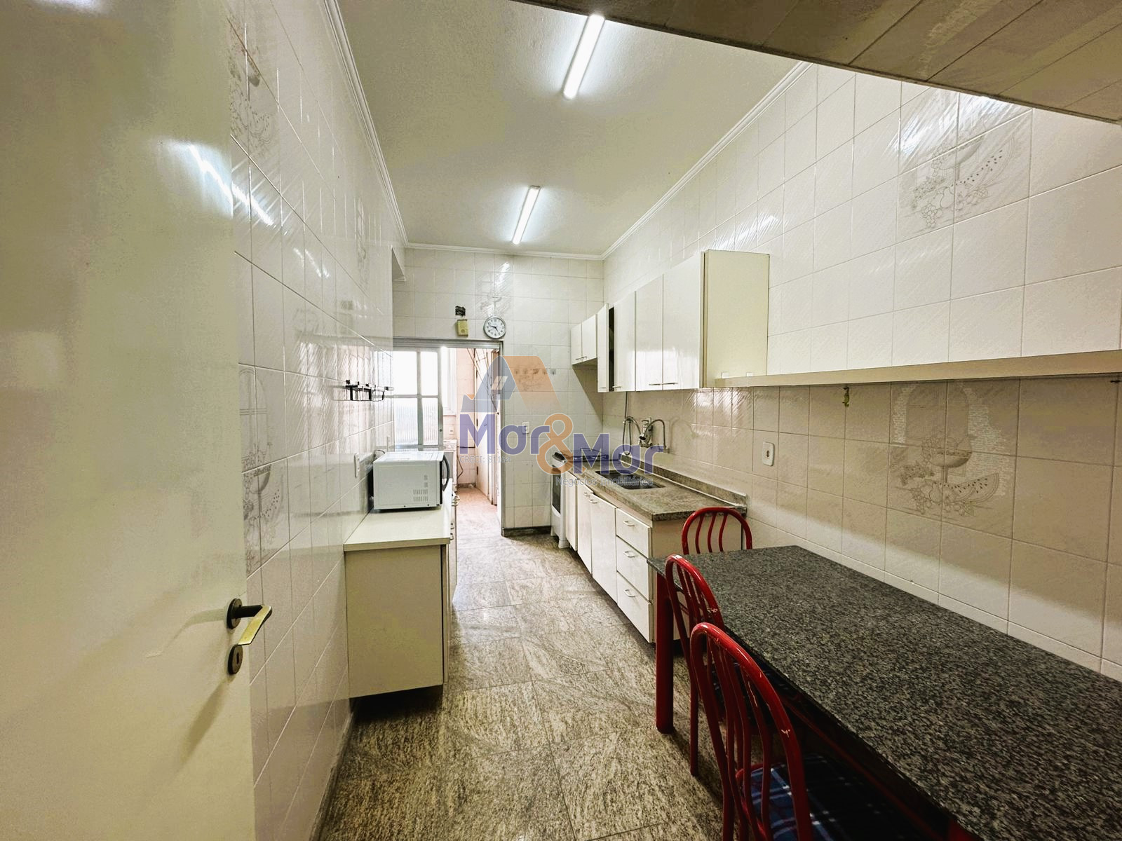 Apartamento Frente ao Mar nas Pitangueiras, Guarujá - SP