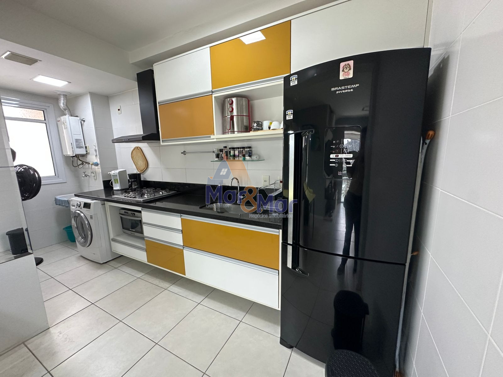 Apartamento na Praia das Pitangueiras, Guarujá - SP