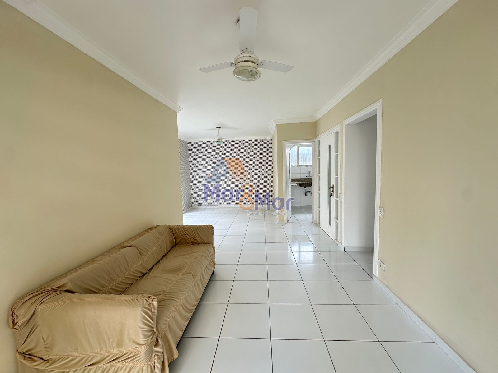 Apartamento na Praia das Pitangueiras, Guarujá - SP