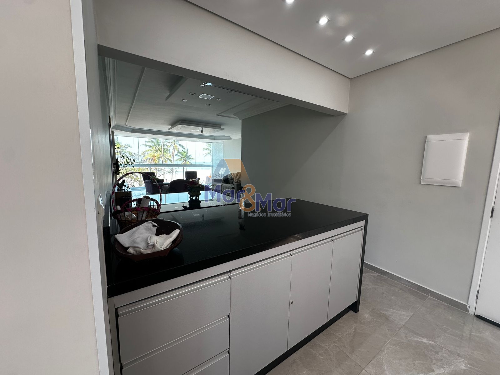 Apartamento Frente ao Mar-3-dormitorios-Pitangueiras