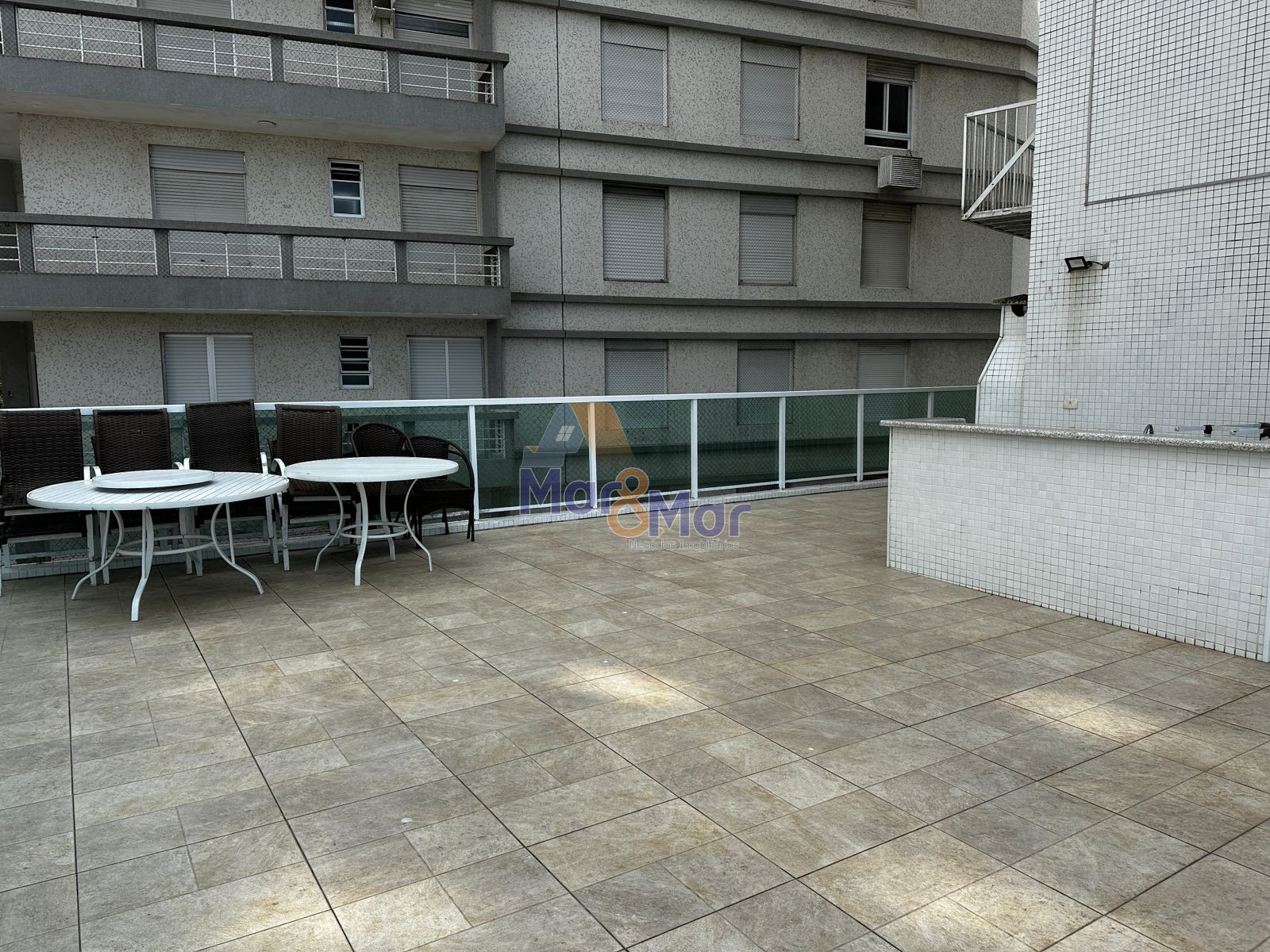 Apartamento Frente ao Mar nas Pitangueiras, Guarujá - SP