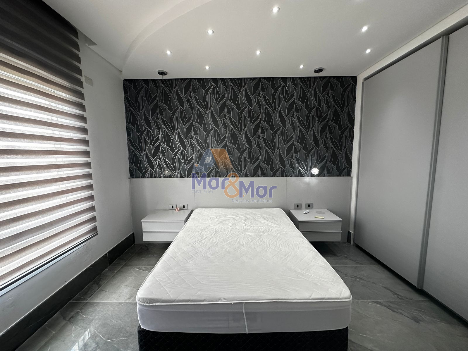 Apartamento Frente ao Mar nas Pitangueiras, Guarujá - SP