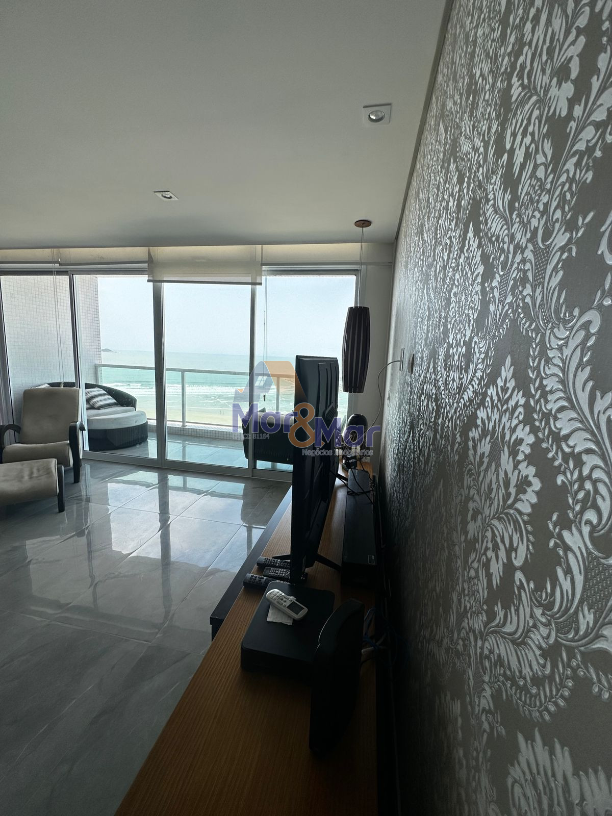 Apartamento Frente ao Mar nas Pitangueiras, Guarujá - SP