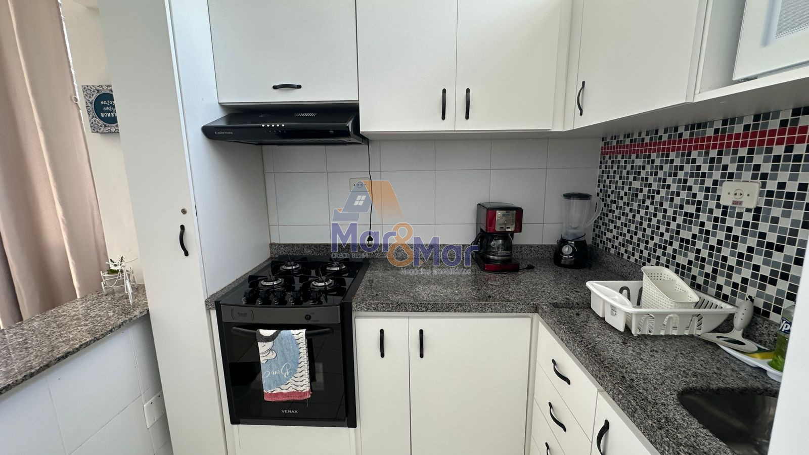 Apartamento na Praia das Pitangueiras, Guarujá - SP
