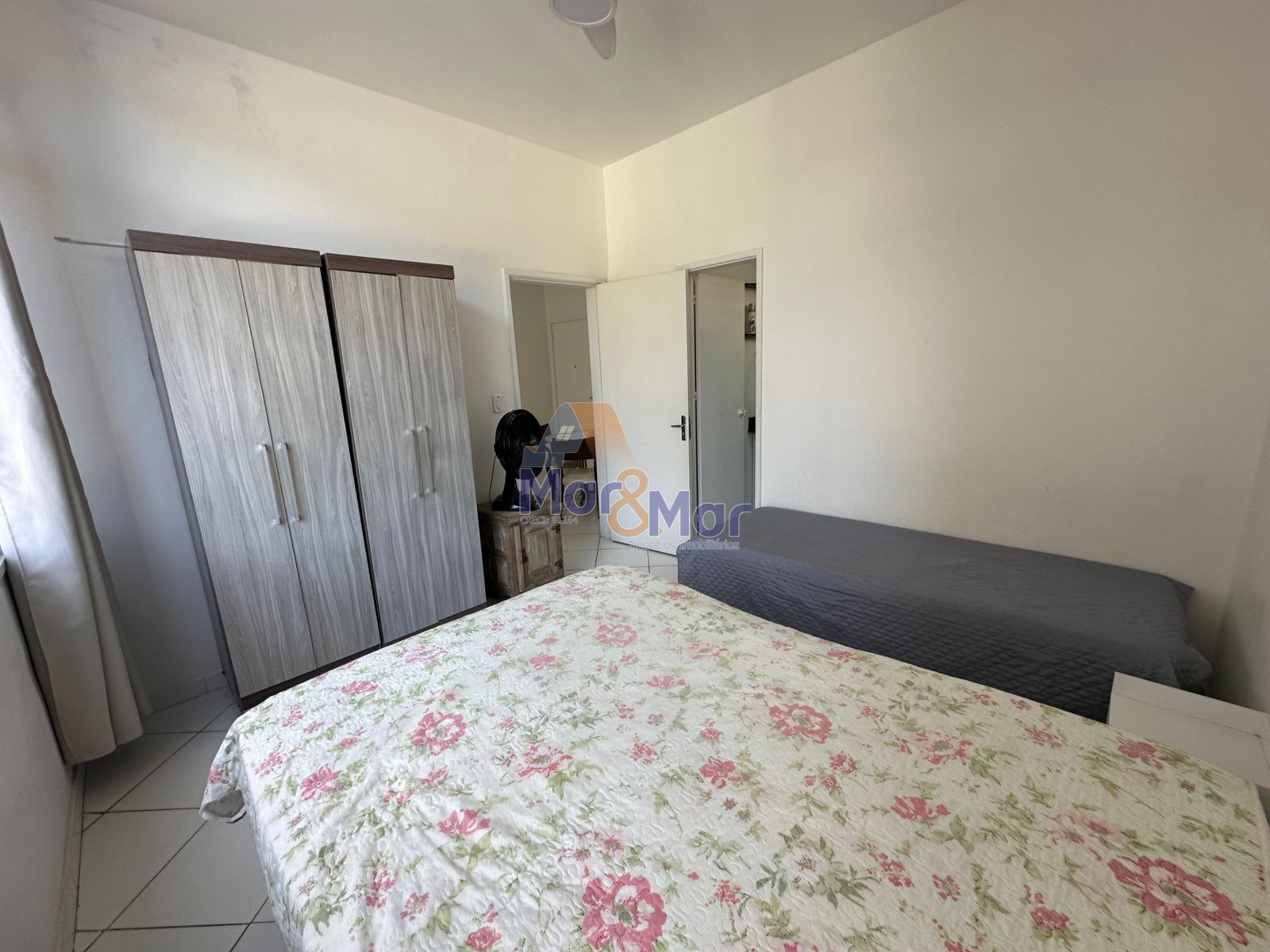 Apartamento na Praia das Pitangueiras, Guarujá - SP