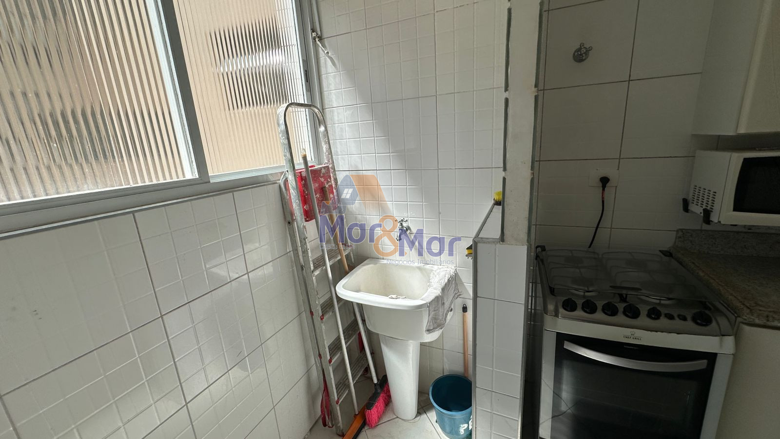 Apartamento na Praia das Pitangueiras, Guarujá - SP