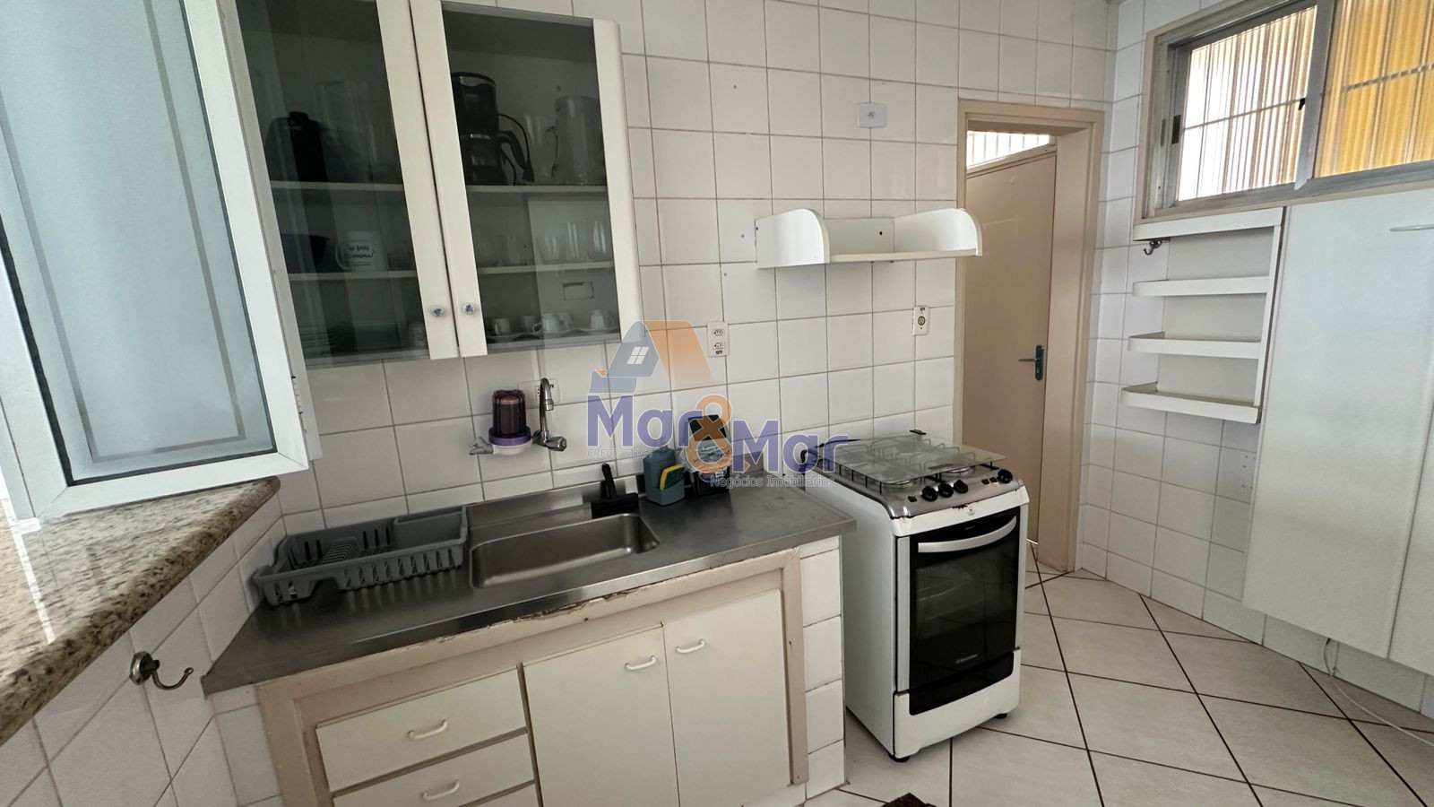 Apartamento na Praia das Pitangueiras, Guarujá - SP