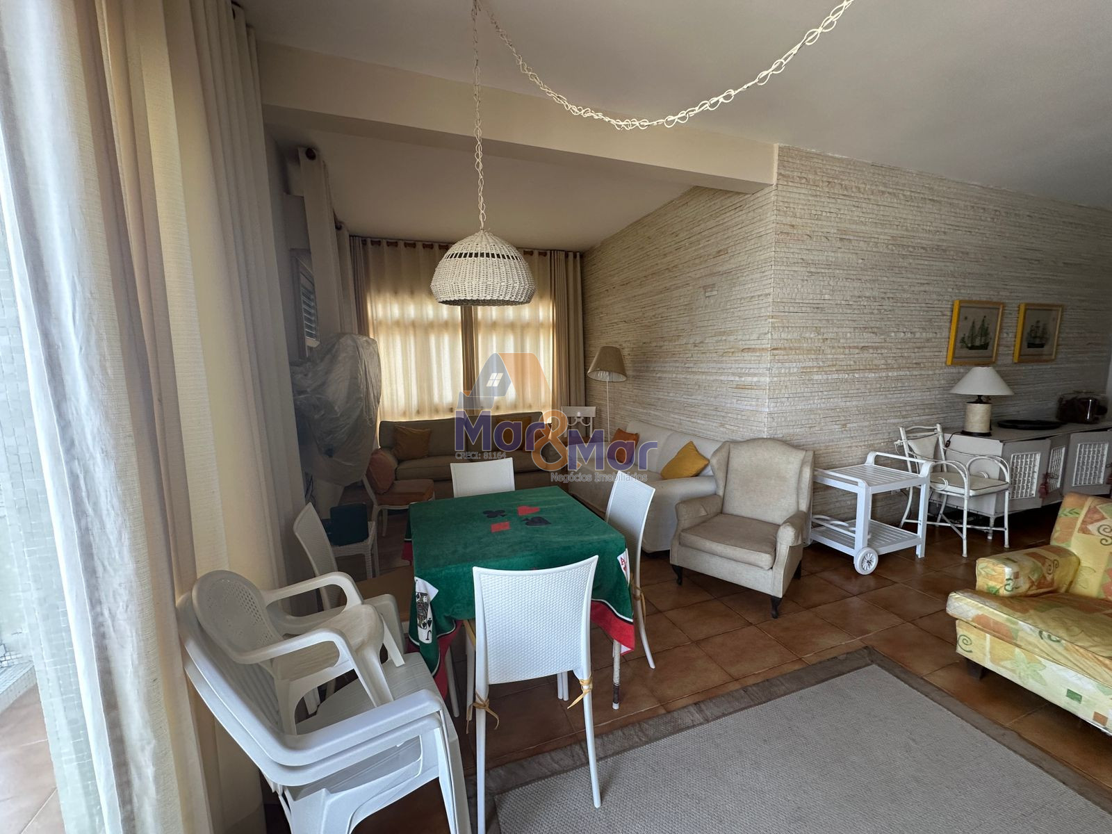Apartamento Frente ao Mar nas Pitangueiras, Guarujá - SP