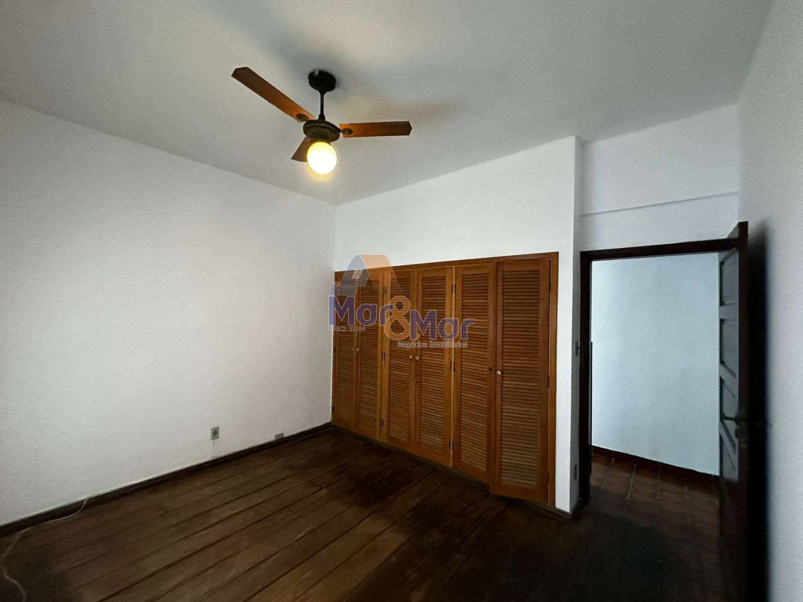 Apartamento Frente ao Mar nas Pitangueiras, Guarujá - SP