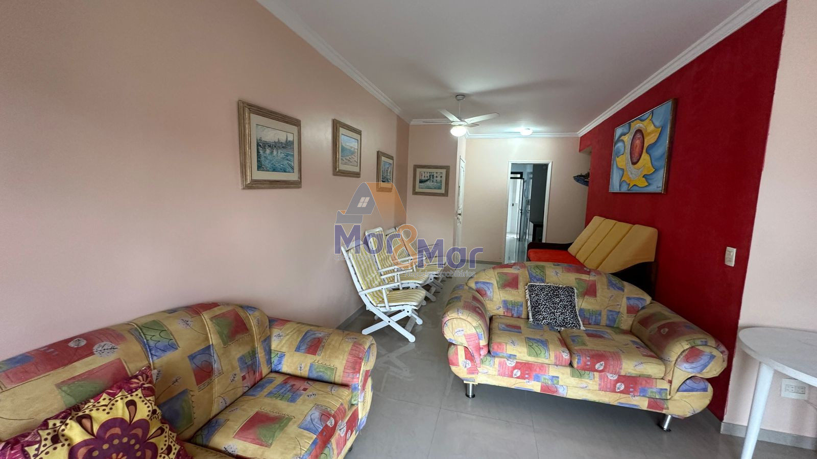 Apartamento na Praia das Pitangueiras, Guarujá - SP