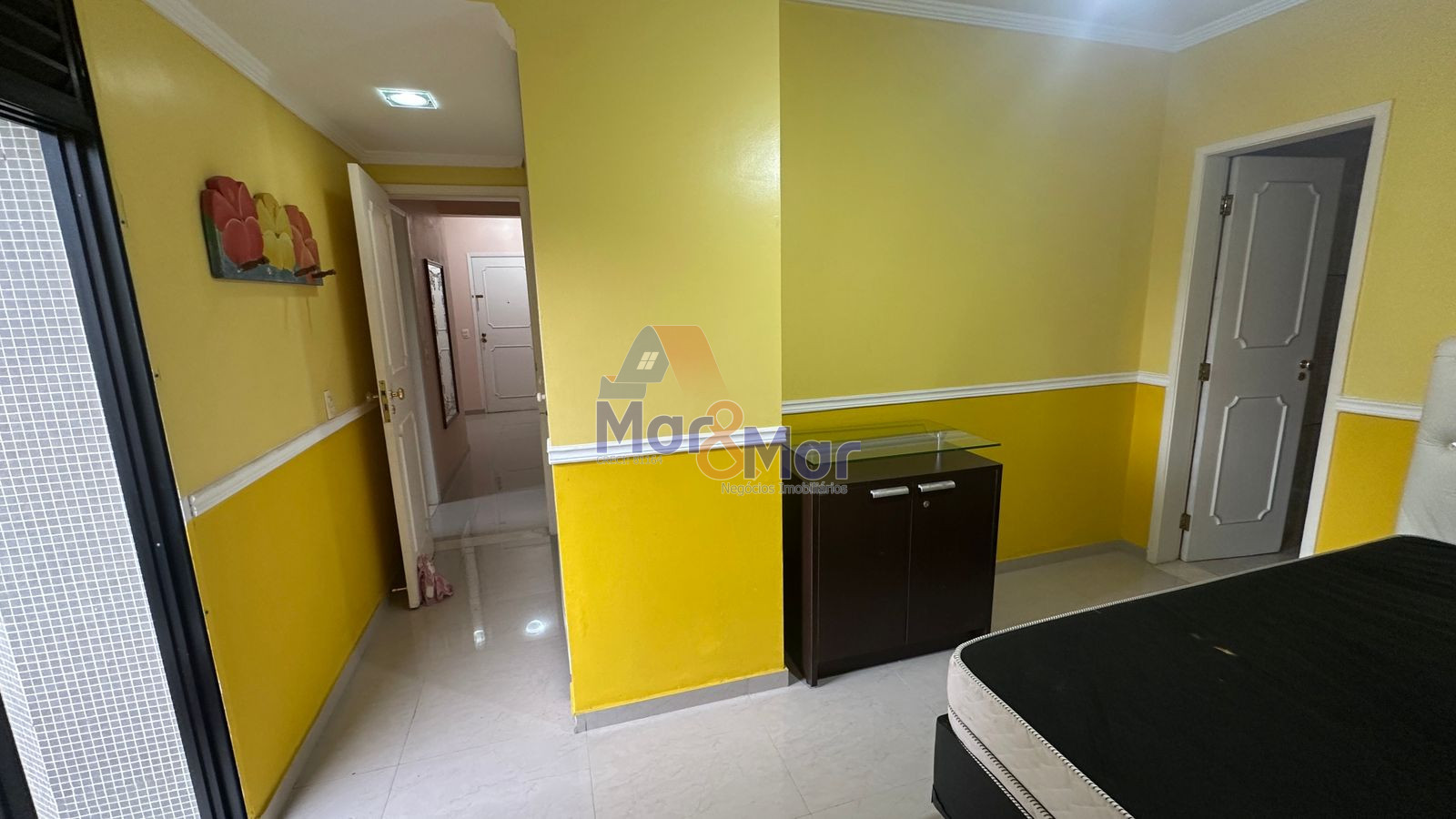 Apartamento na Praia das Pitangueiras, Guarujá - SP