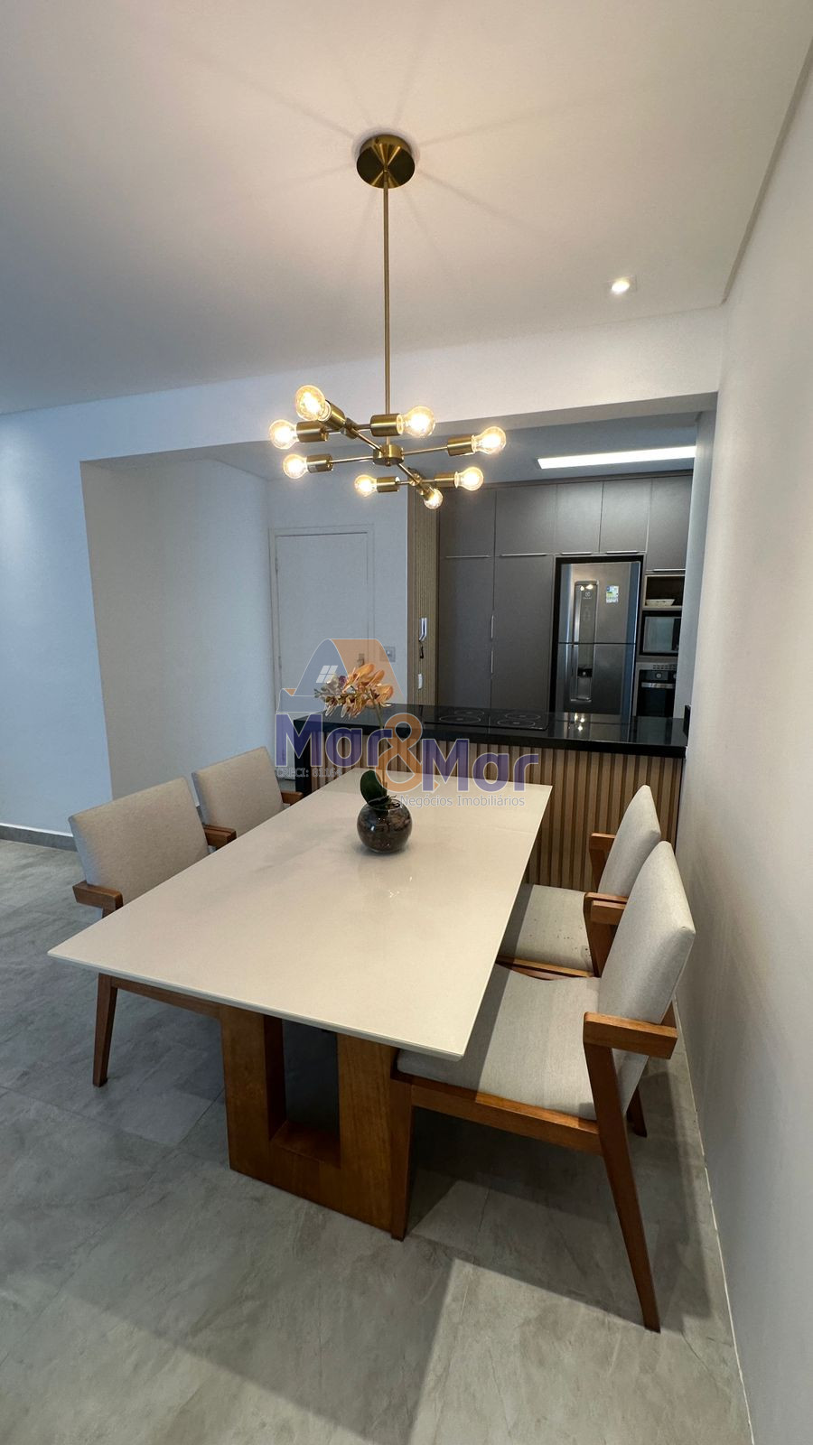Apartamento na Praia das Pitangueiras, Guarujá - SP