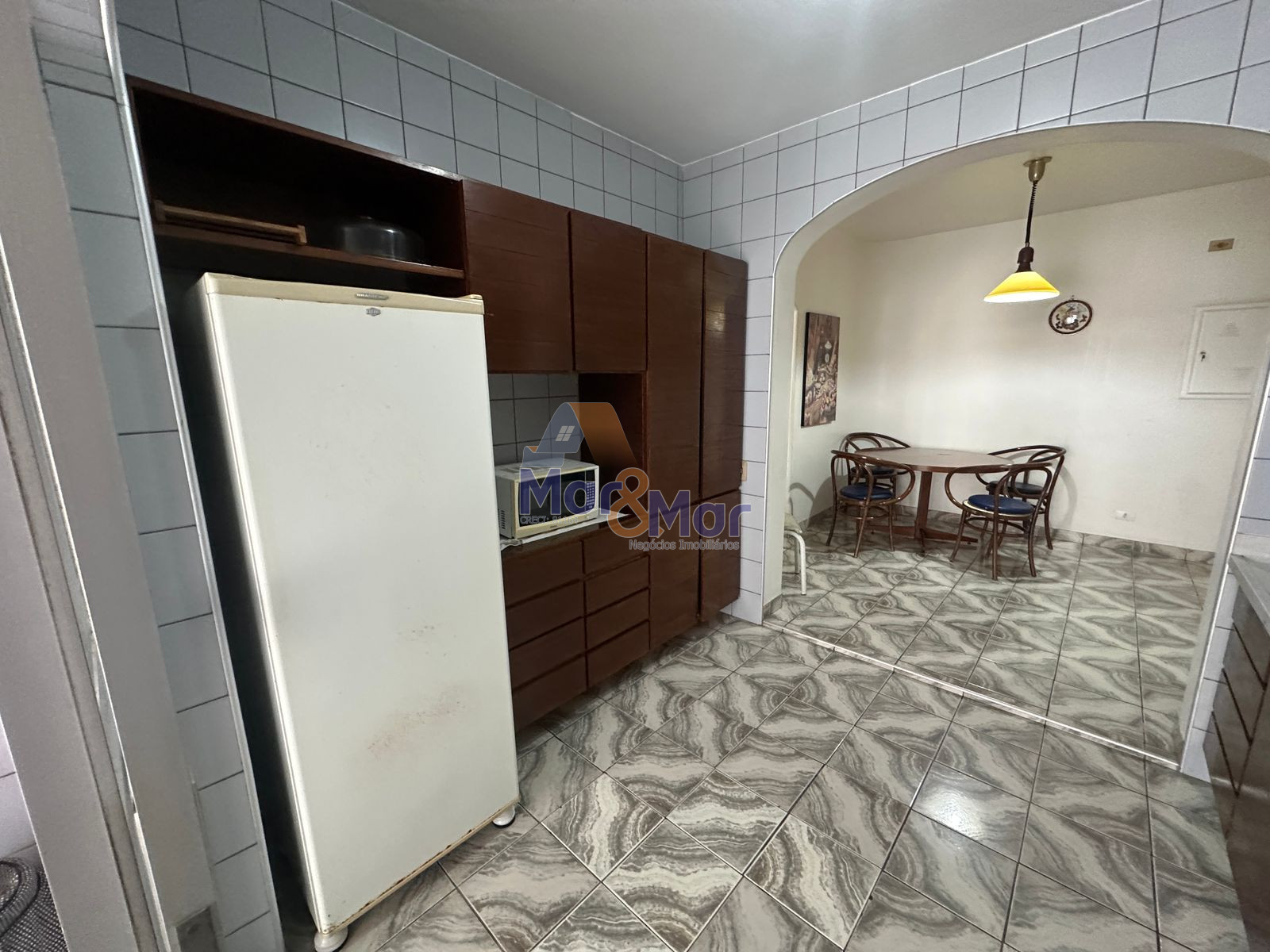 Apartamento na Praia das Pitangueiras, Guarujá - SP