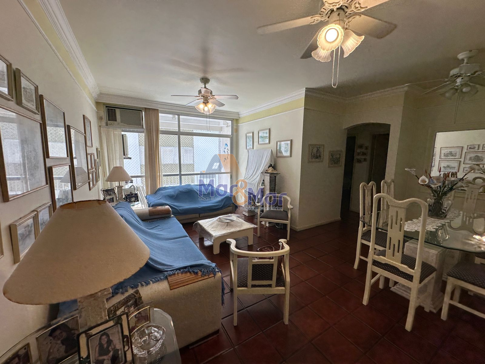 Apartamento na Praia das Pitangueiras, Guarujá - SP