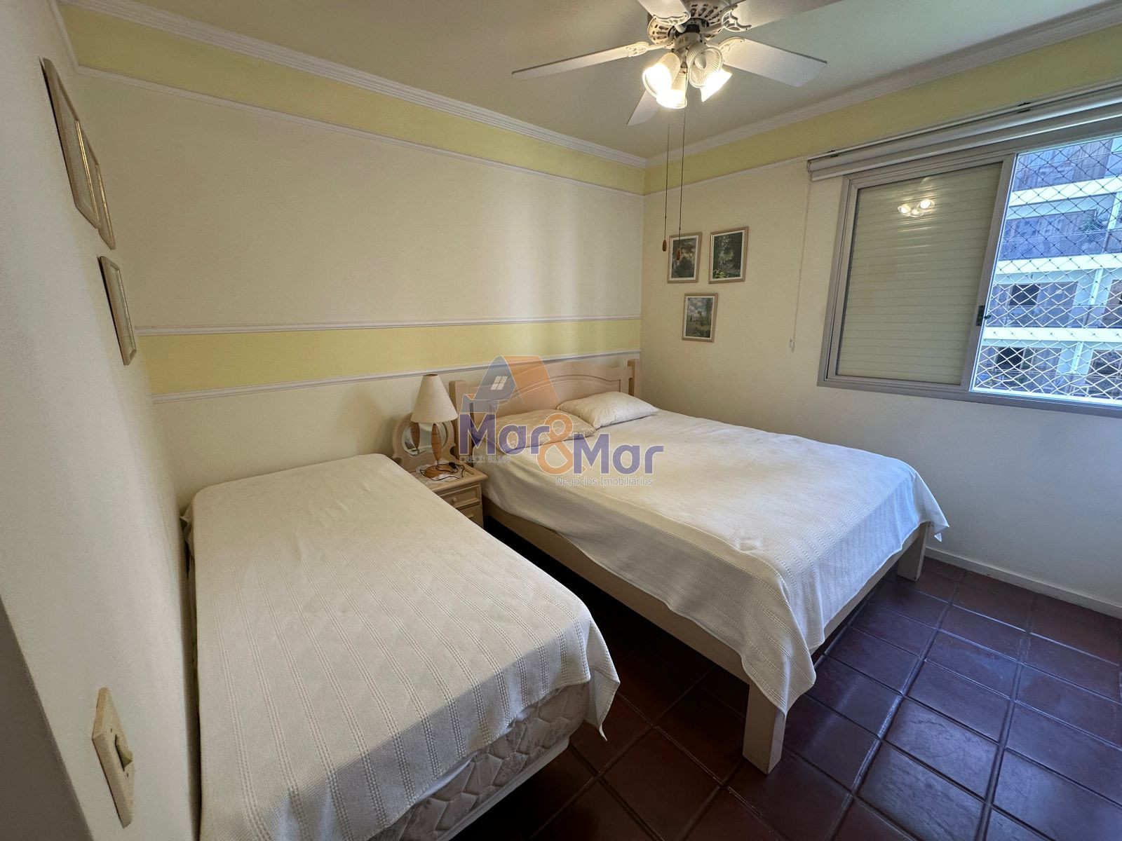 Apartamento na Praia das Pitangueiras, Guarujá - SP
