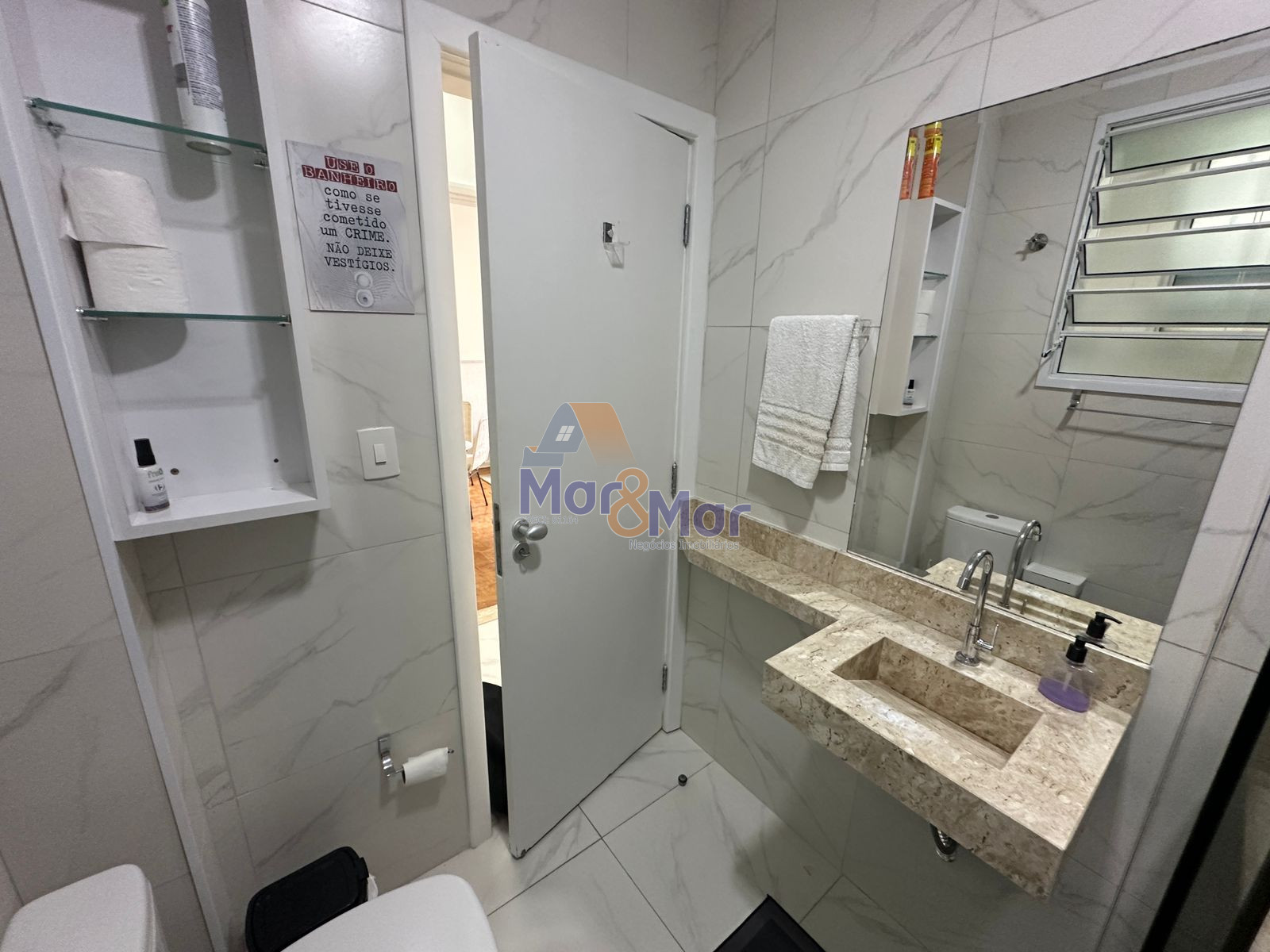 Apartamento na Praia das Pitangueiras, Guarujá - SP