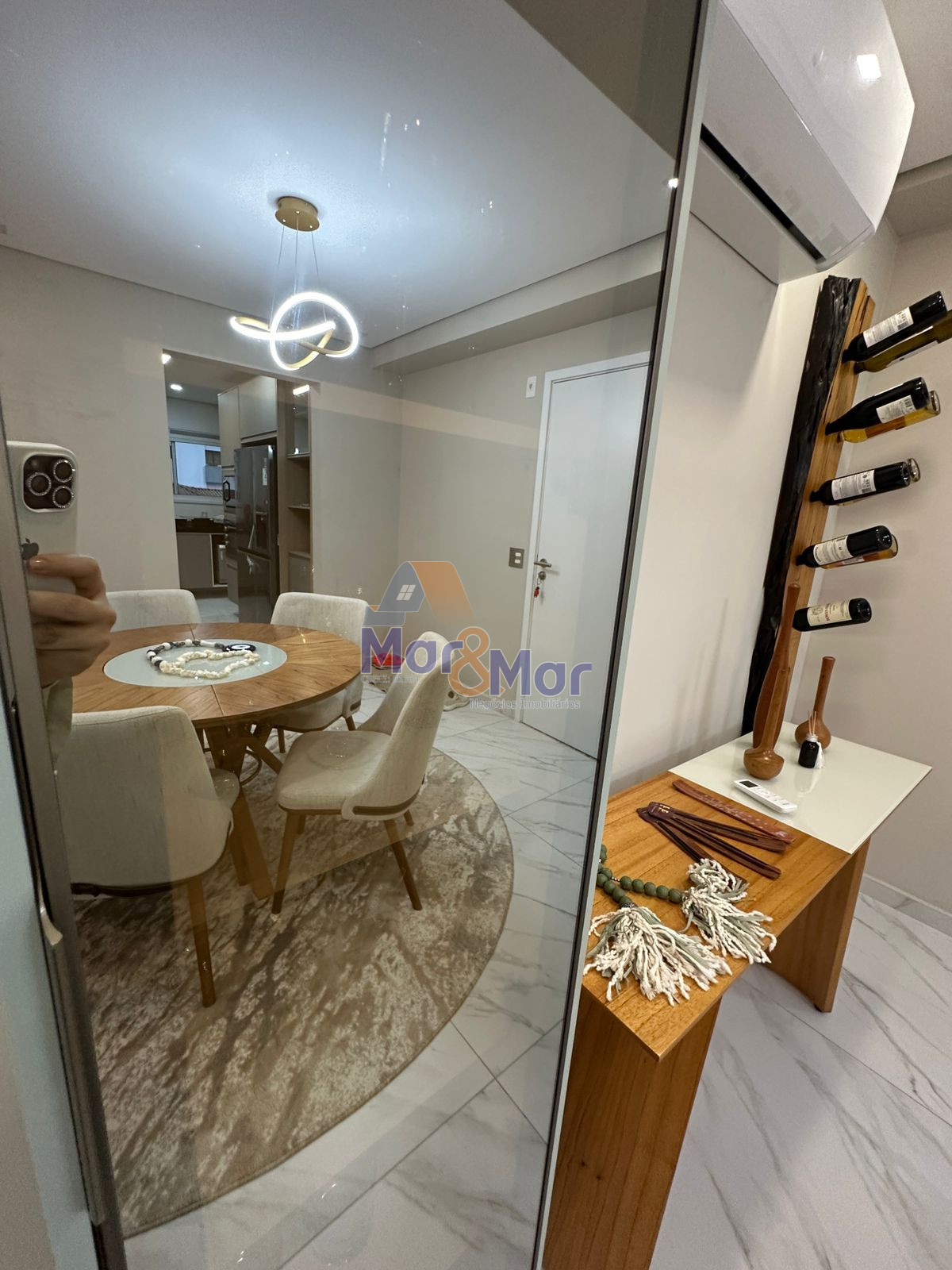 Apartamento na Praia das Pitangueiras, Guarujá - SP