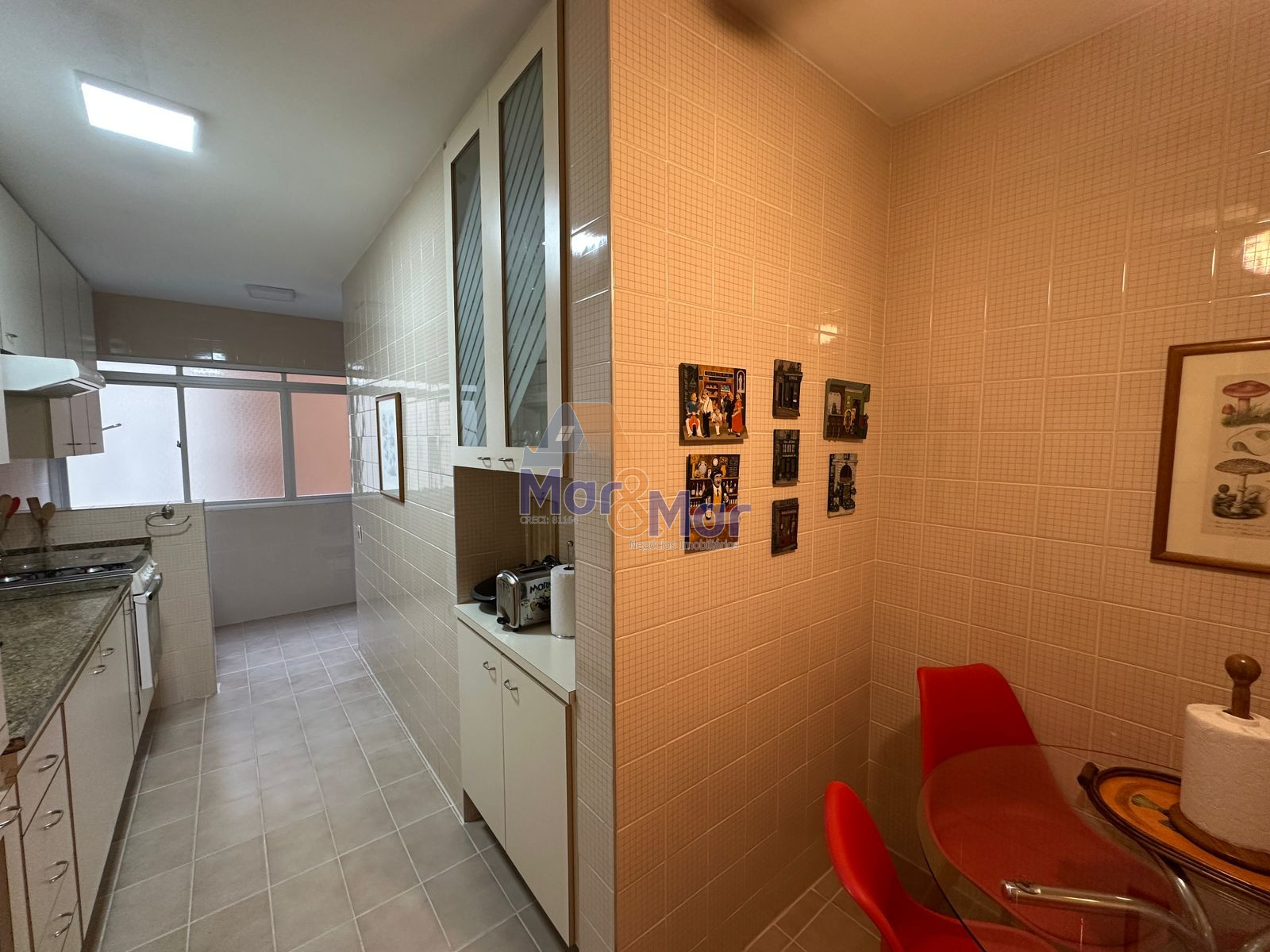 Apartamento na Praia das Pitangueiras, Guarujá - SP