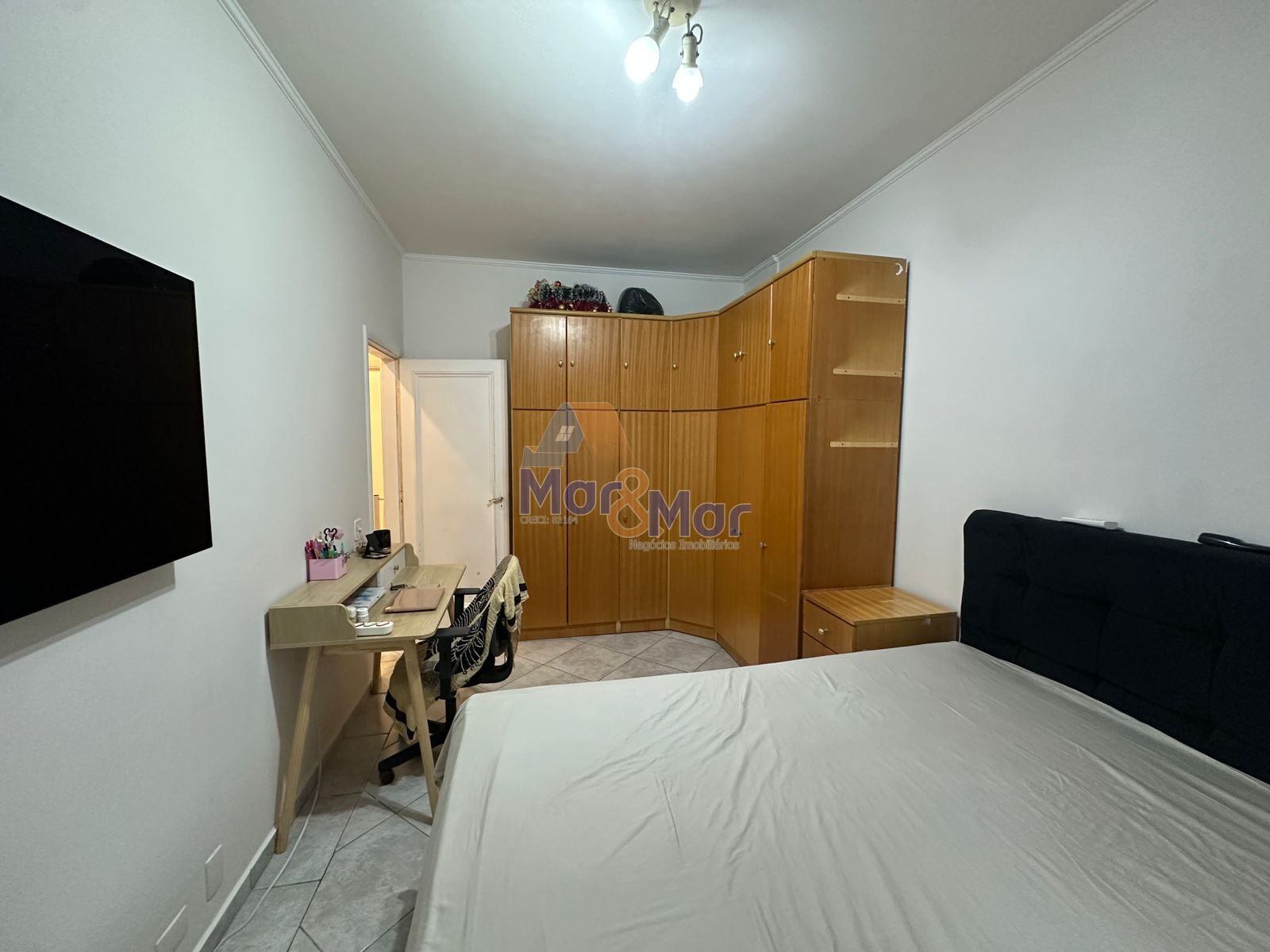 Apartamento na Praia das Pitangueiras, Guarujá - SP
