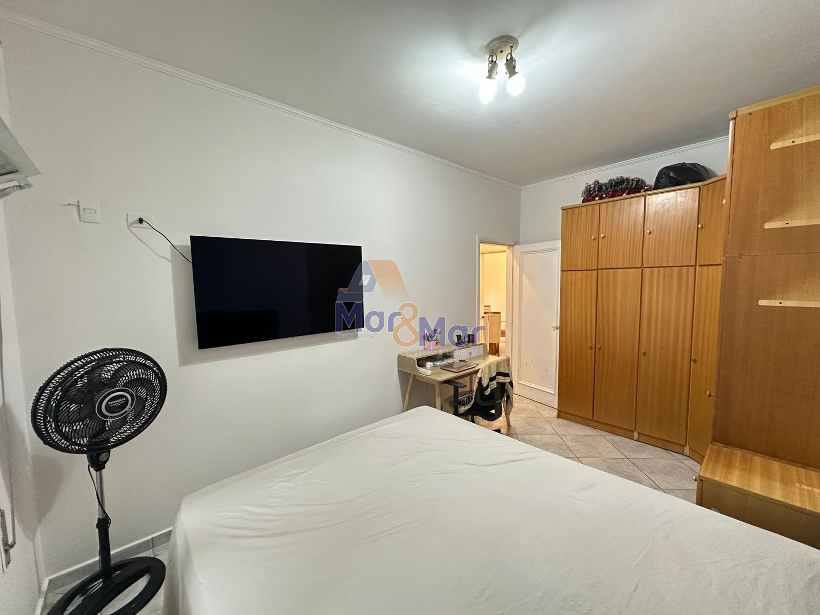 Apartamento na Praia das Pitangueiras, Guarujá - SP