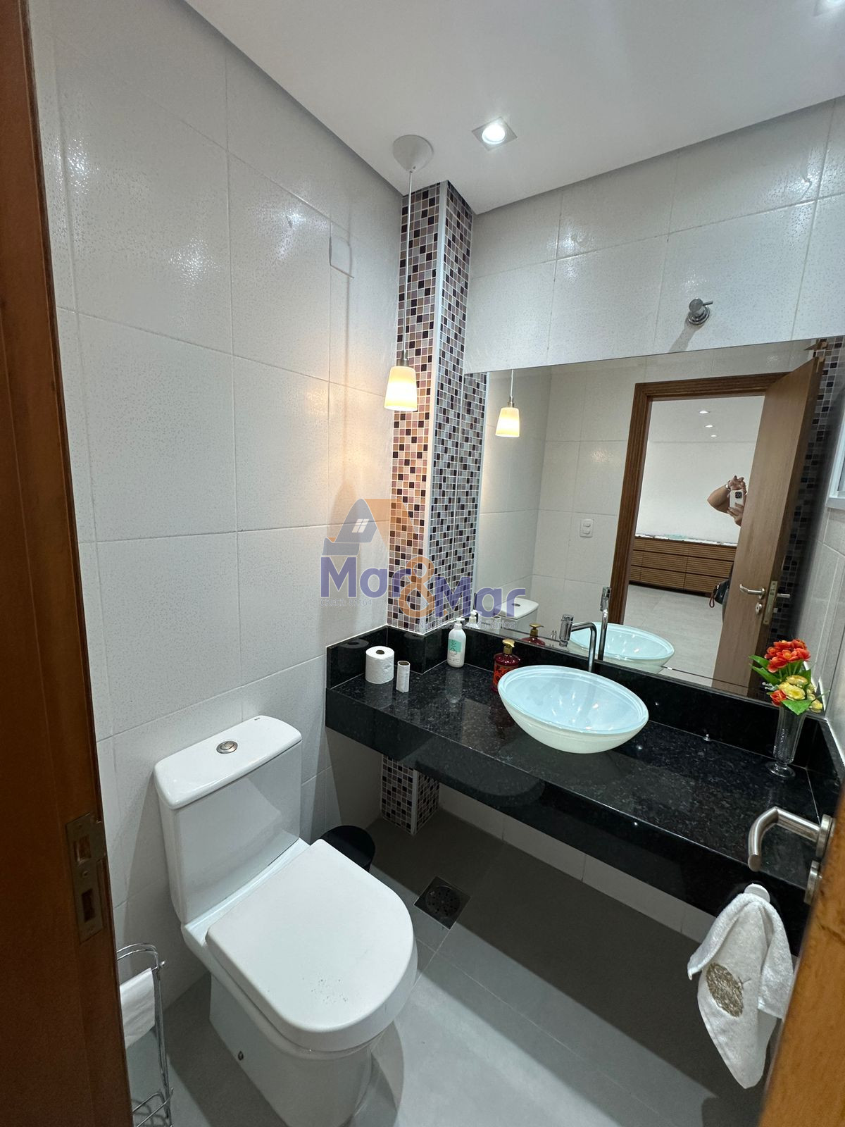 Apartamento na Praia das Pitangueiras, Guarujá - SP