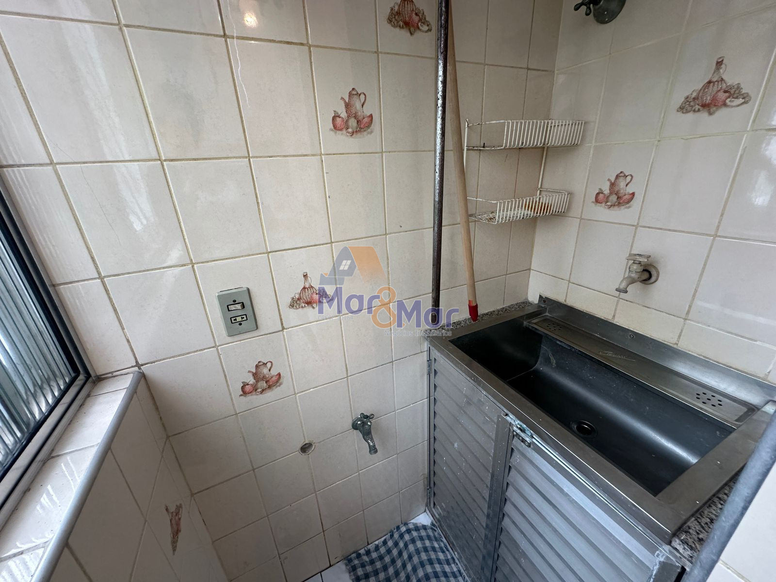 Apartamento na Praia das Pitangueiras, Guarujá - SP