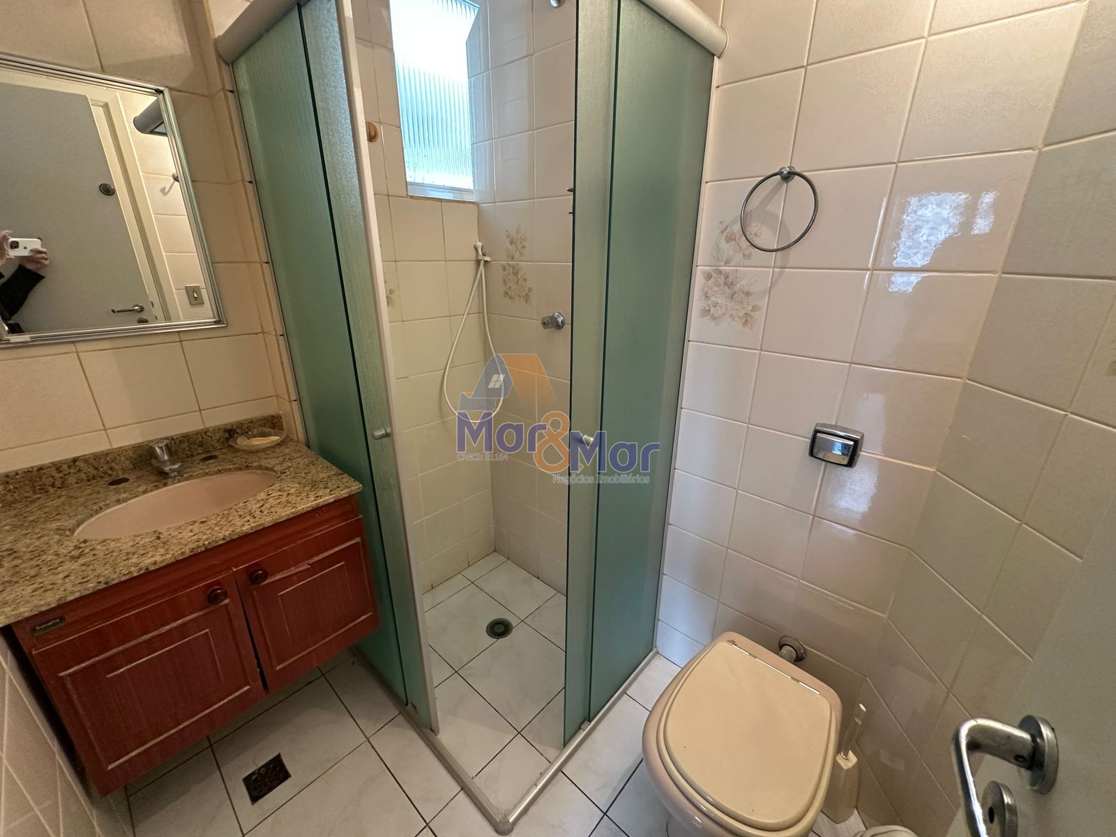 Apartamento na Praia das Pitangueiras, Guarujá - SP