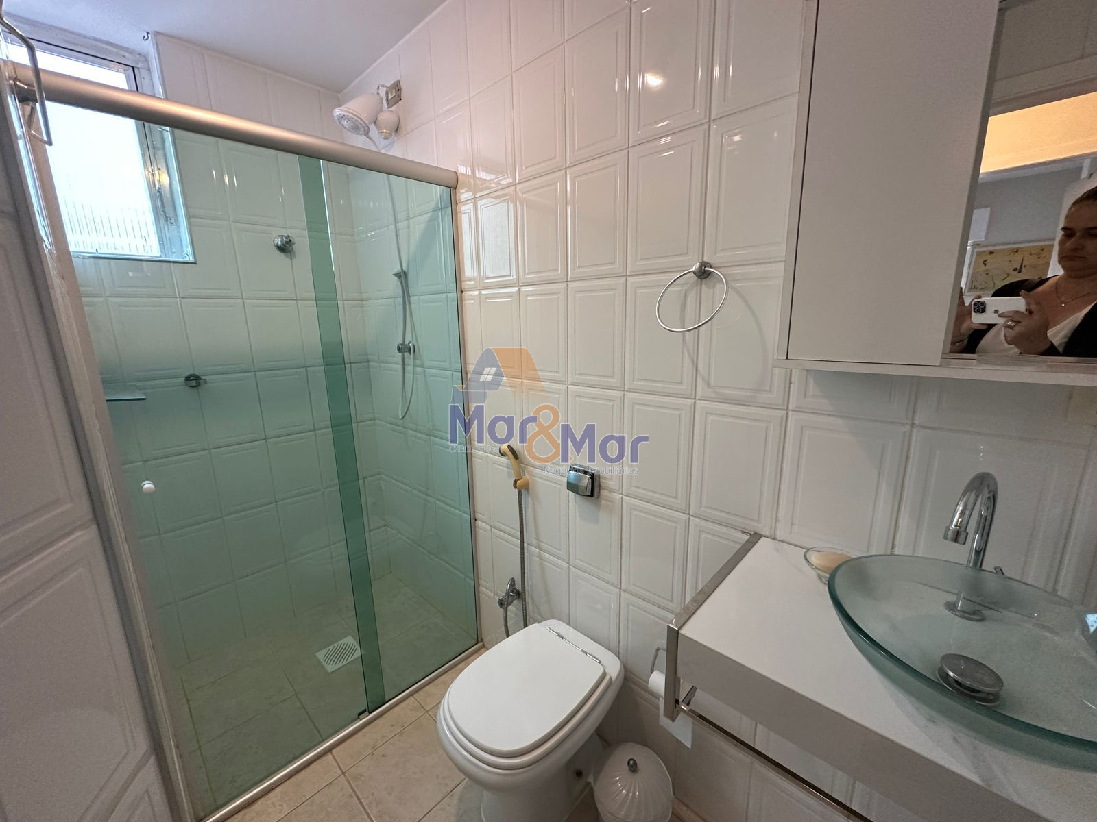 Apartamento na Praia das Pitangueiras, Guarujá - SP
