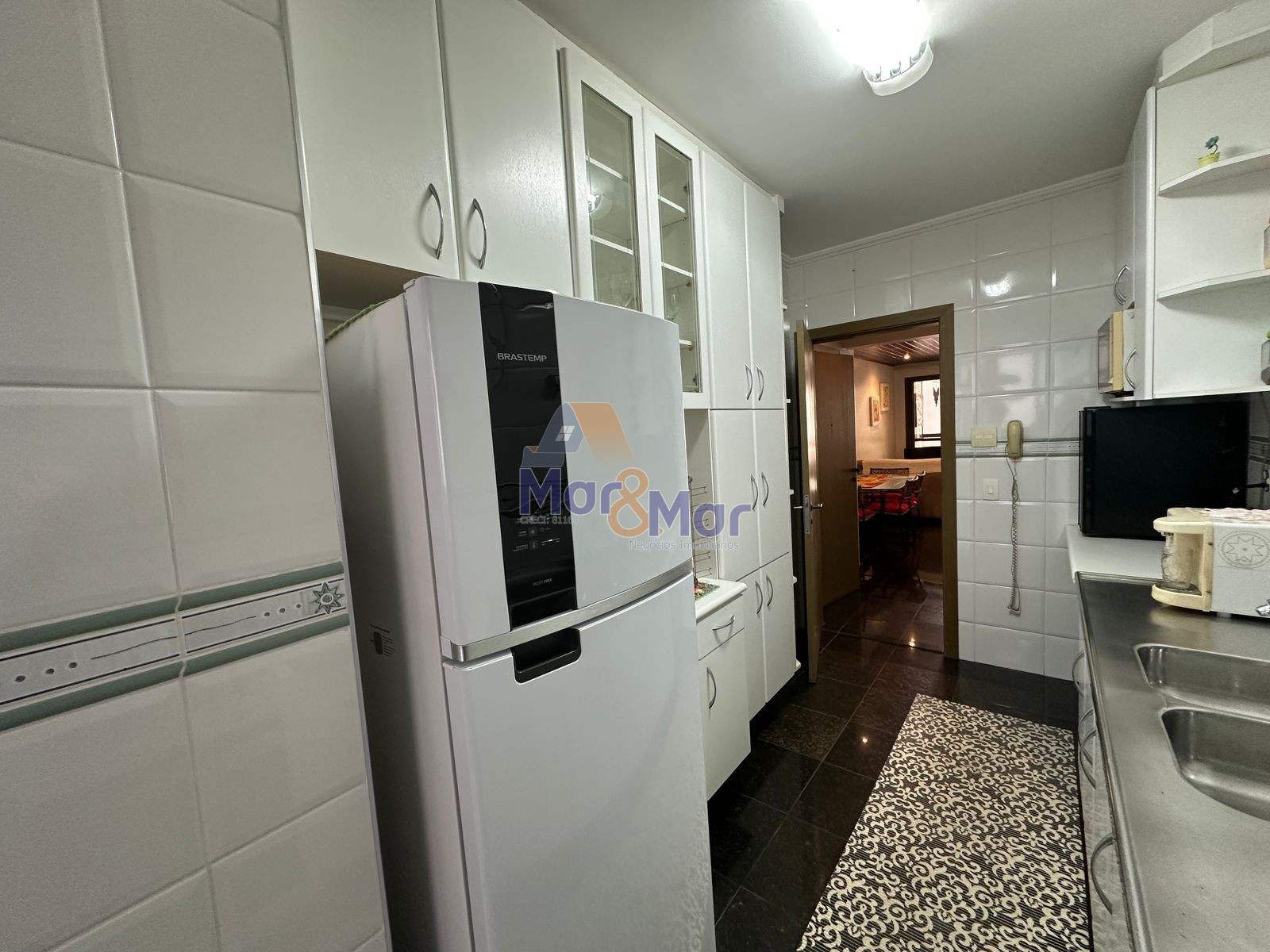 Apartamento na Praia das Pitangueiras, Guarujá - SP
