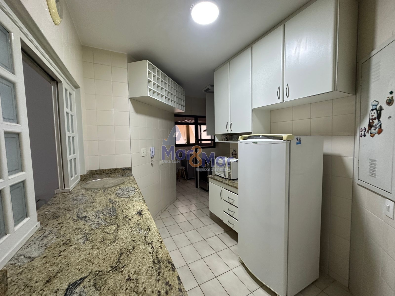 Apartamento na Praia das Pitangueiras, Guarujá - SP