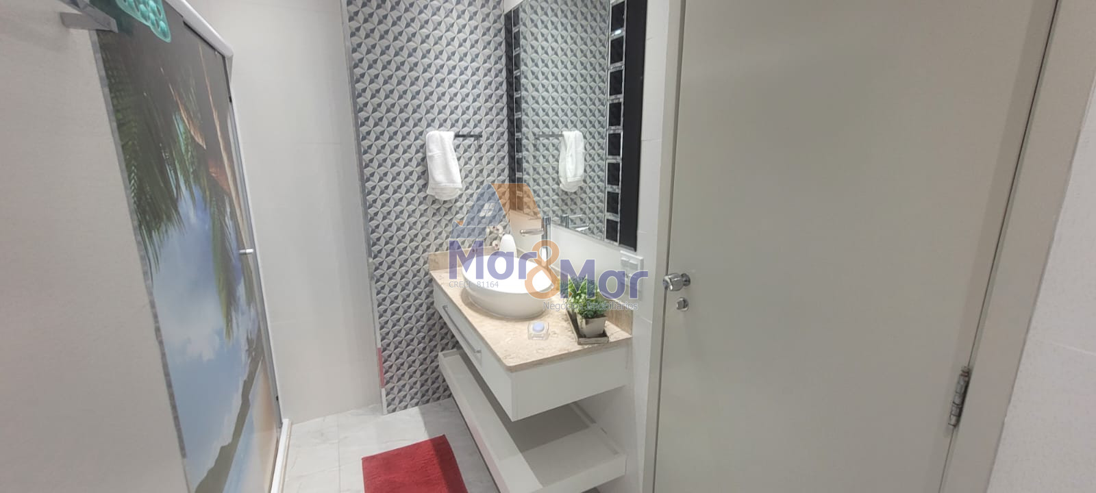 Apartamento na Praia das Pitangueiras, Guarujá - SP