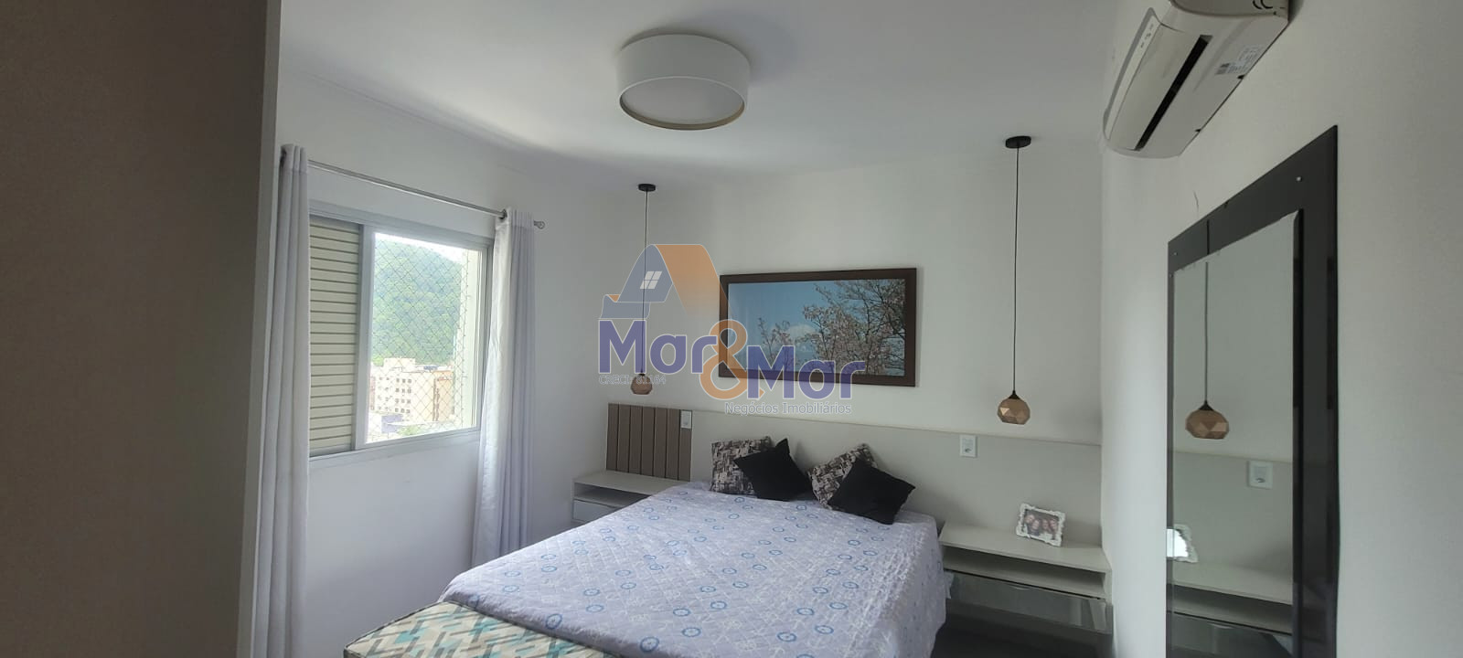 Apartamento na Praia das Pitangueiras, Guarujá - SP