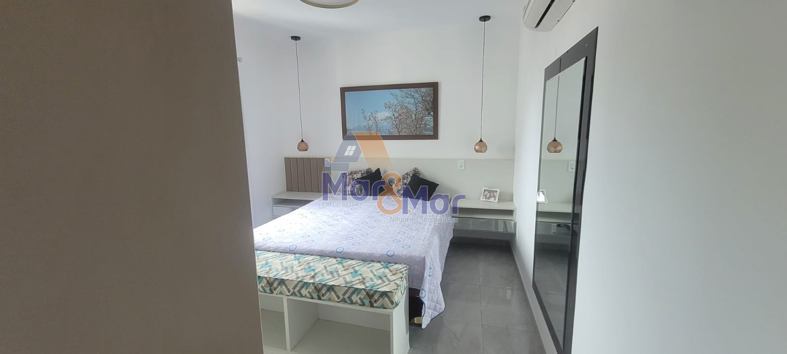 Apartamento na Praia das Pitangueiras, Guarujá - SP