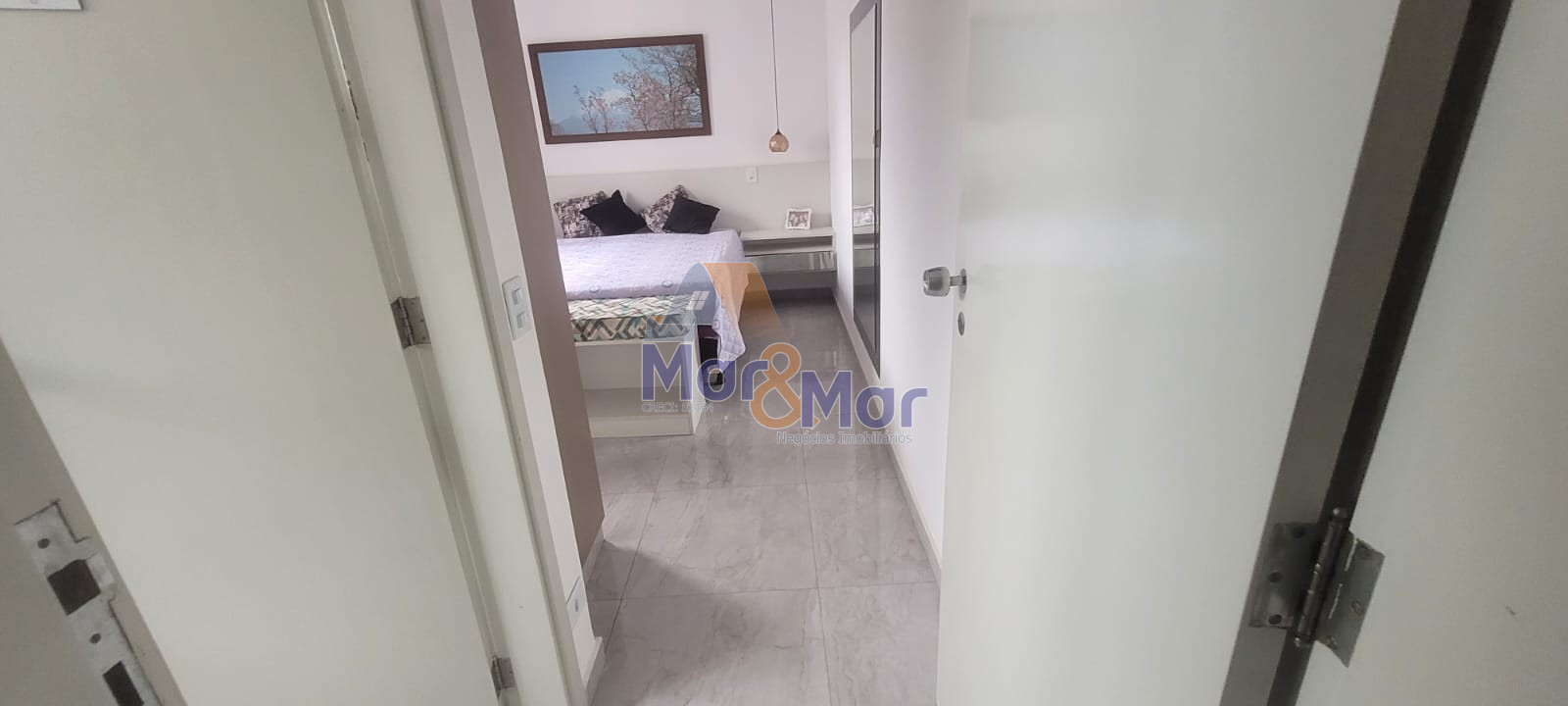 Apartamento na Praia das Pitangueiras, Guarujá - SP