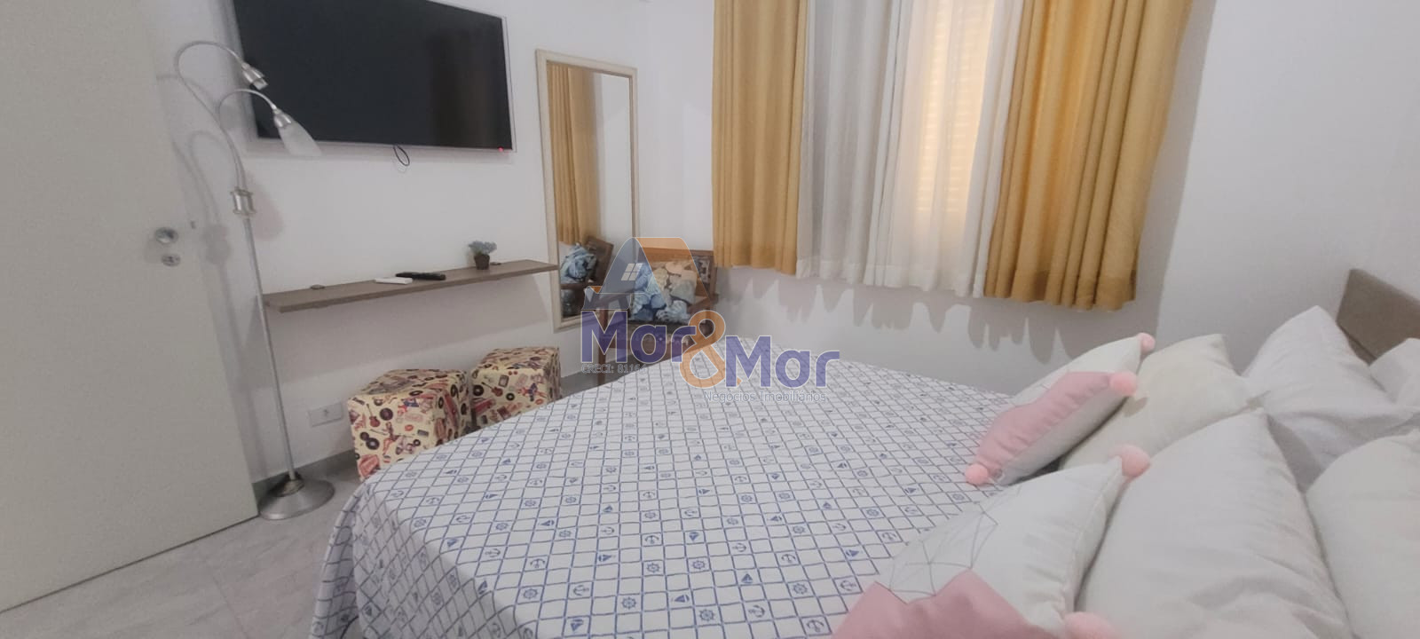 Apartamento na Praia das Pitangueiras, Guarujá - SP