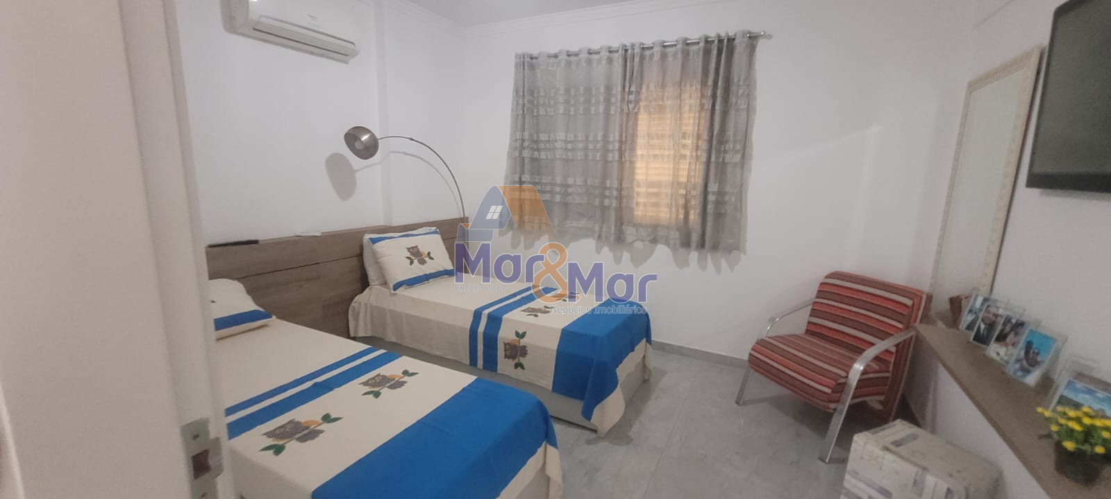 Apartamento na Praia das Pitangueiras, Guarujá - SP