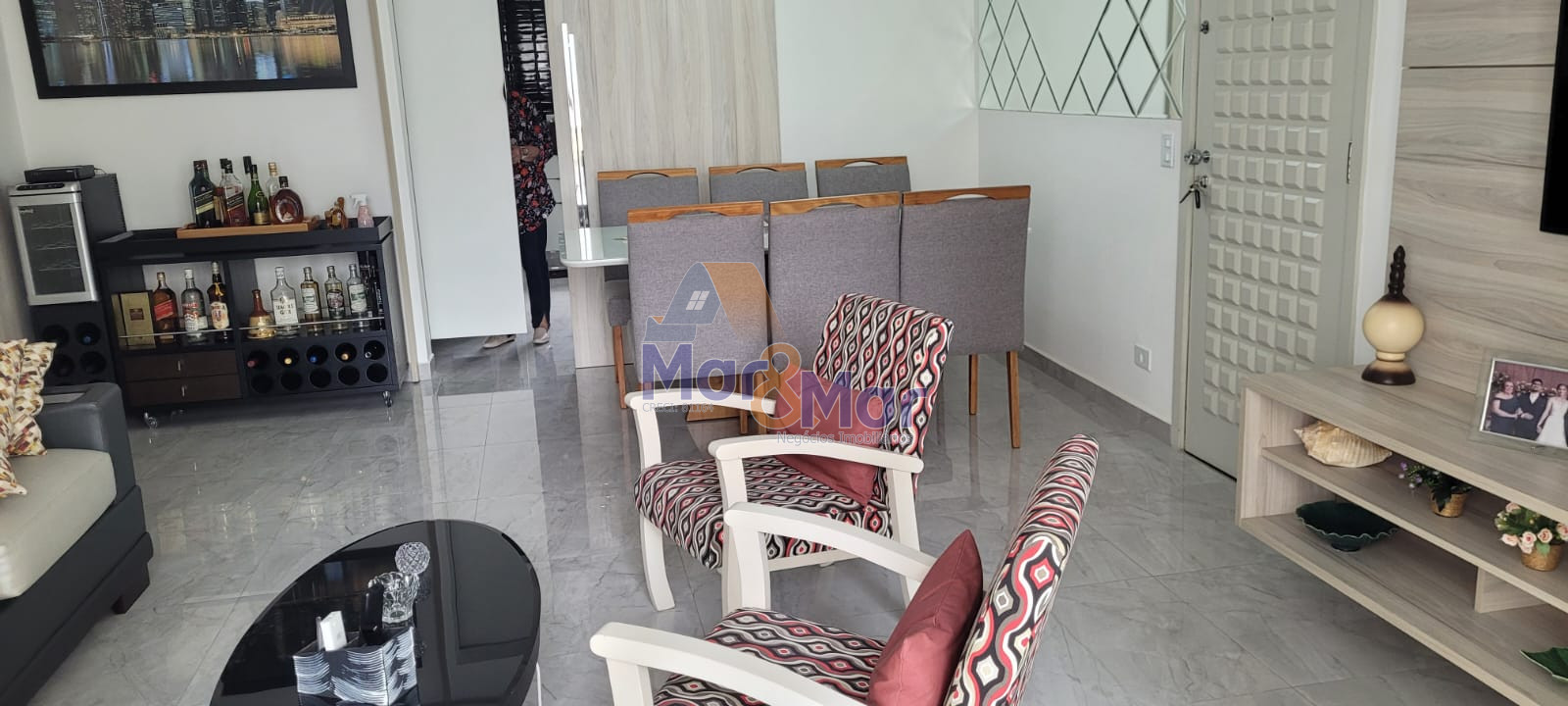 Apartamento na Praia das Pitangueiras, Guarujá - SP