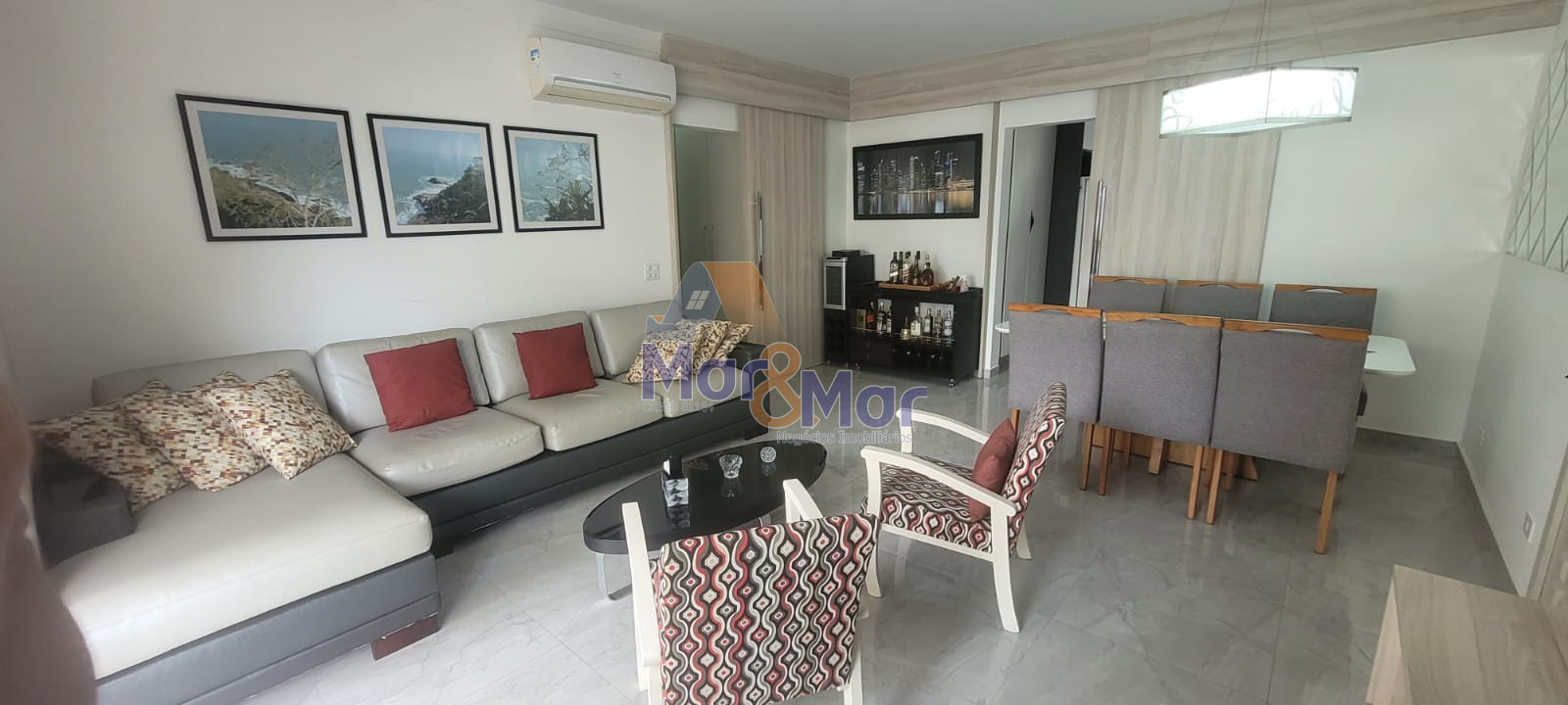 Apartamento na Praia das Pitangueiras, Guarujá - SP