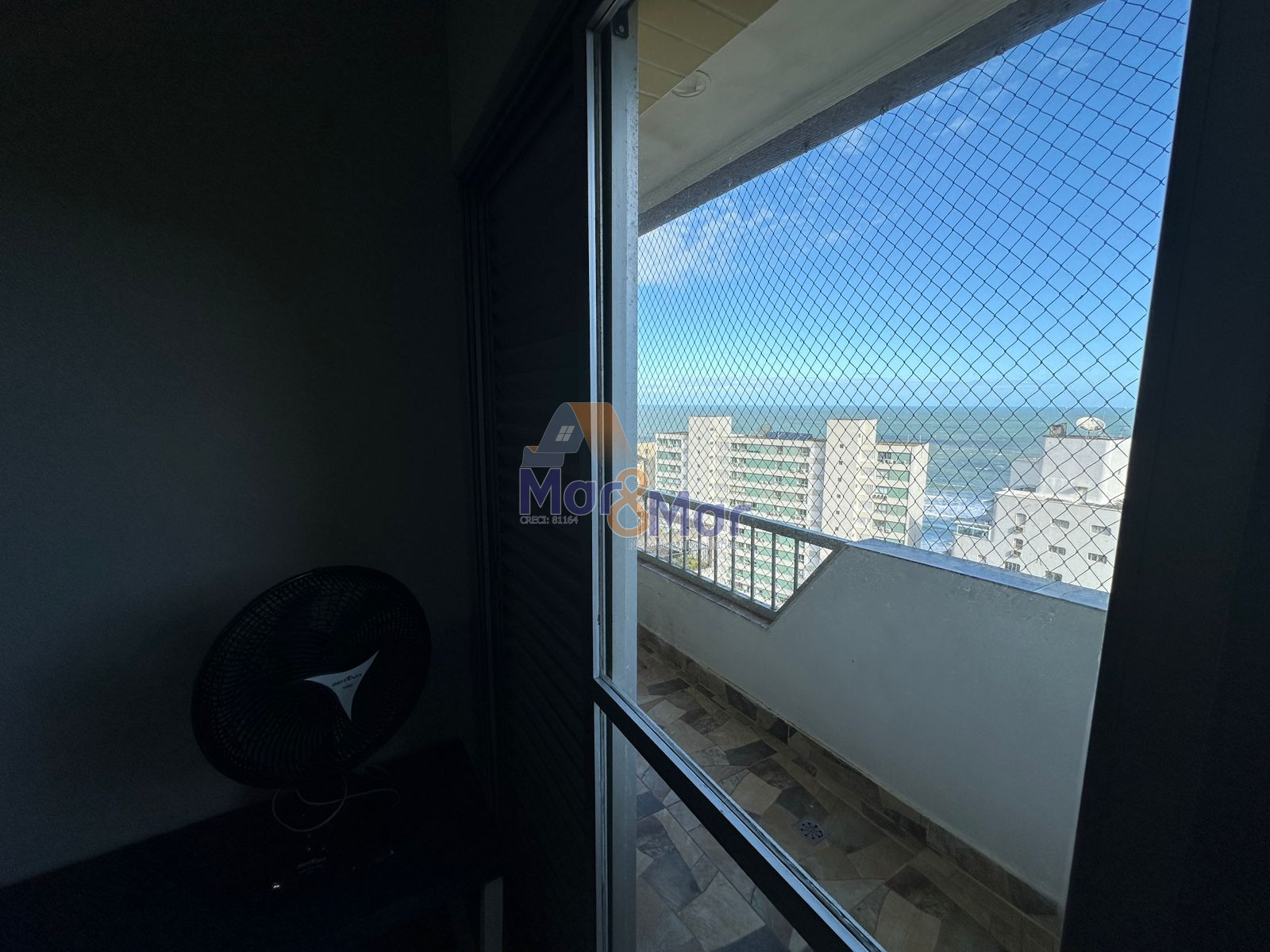 Apartamento na Praia das Pitangueiras, Guarujá - SP