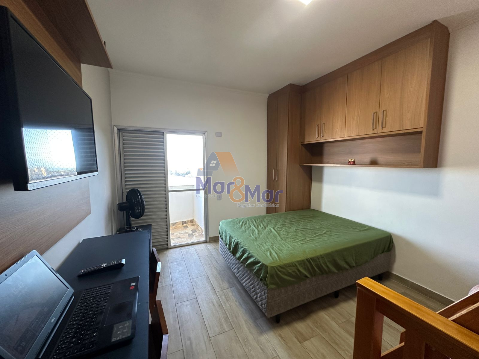 Apartamento na Praia das Pitangueiras, Guarujá - SP