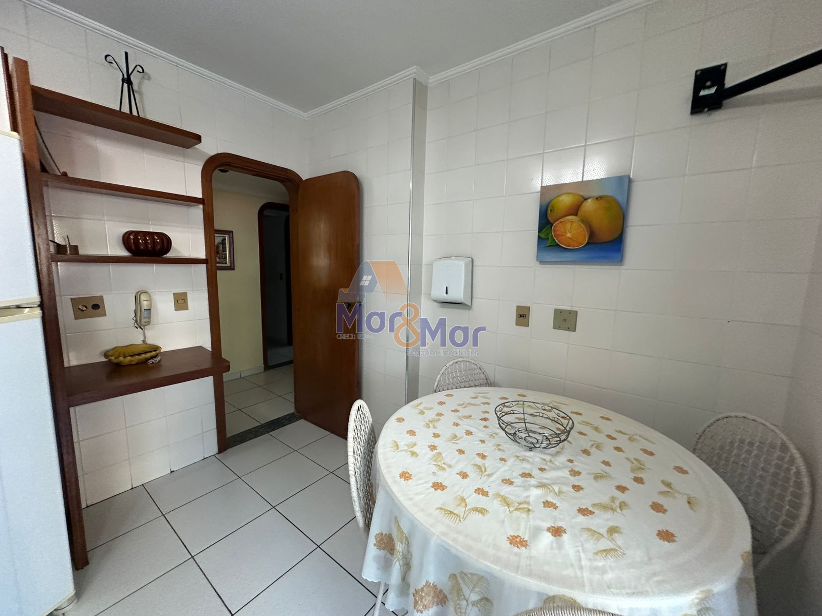 Apartamento na Praia das Pitangueiras, Guarujá - SP