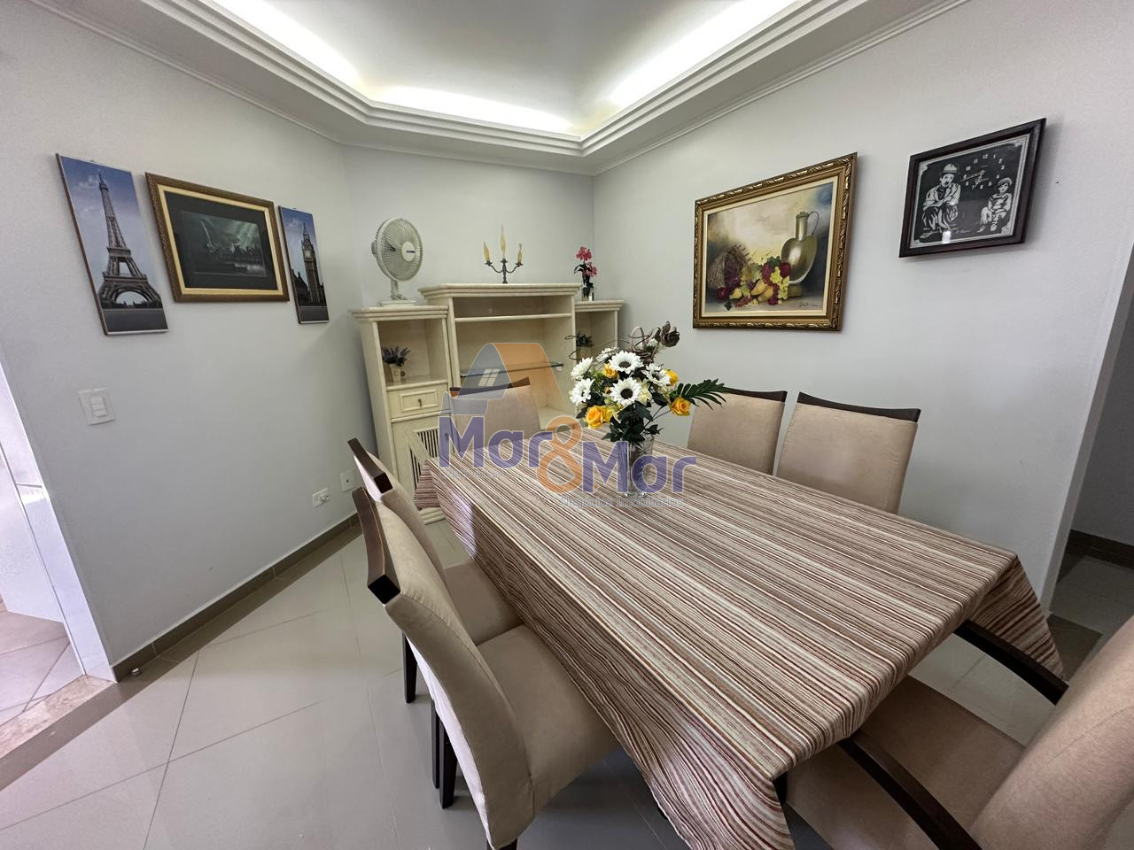Apartamento na Praia das Pitangueiras, Guarujá - SP