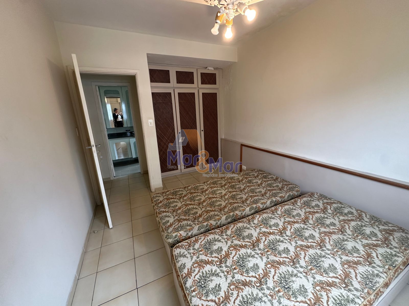 Apartamento na Praia das Pitangueiras, Guarujá - SP