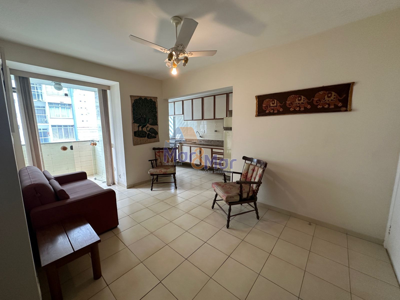 Apartamento na Praia das Pitangueiras, Guarujá - SP