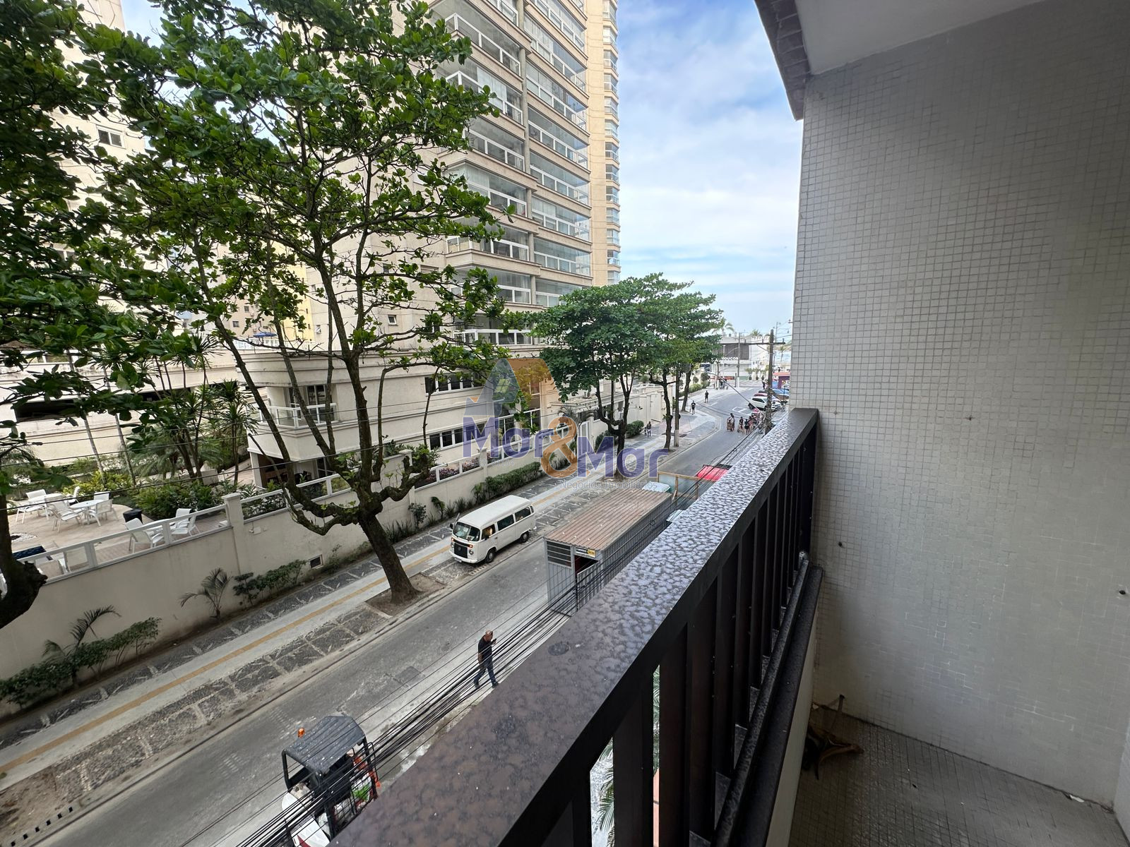 Apartamento na Praia das Pitangueiras, Guarujá - SP