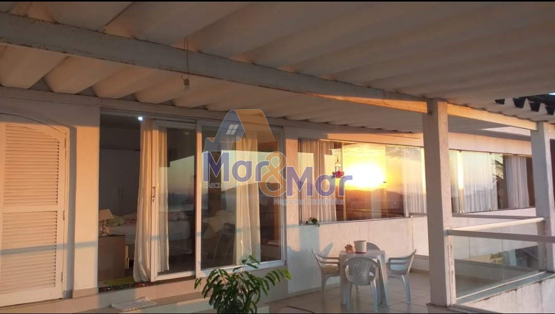 Casa-5-dormitorios-Enseada