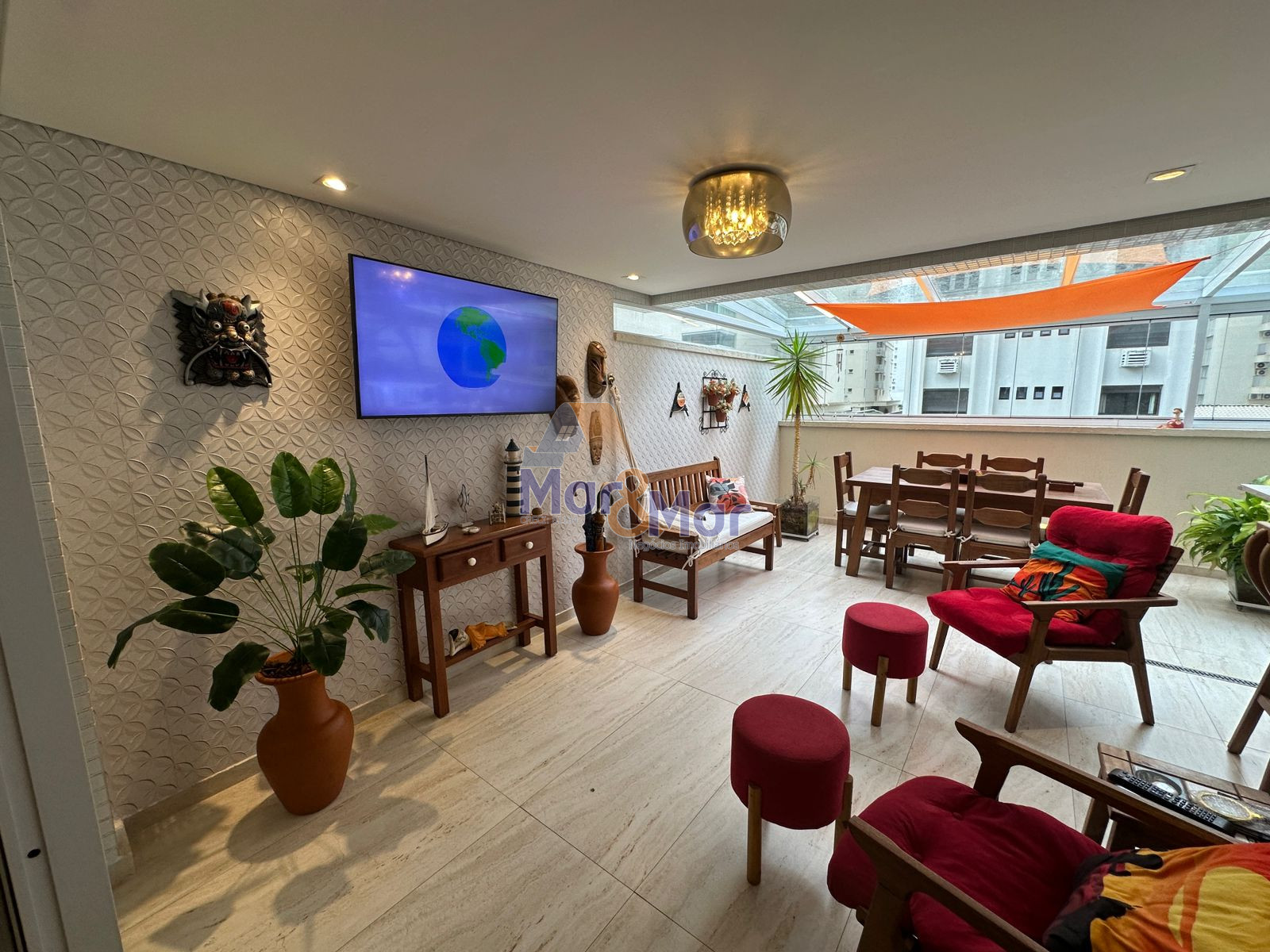 Apartamento na Praia das Pitangueiras, Guarujá - SP