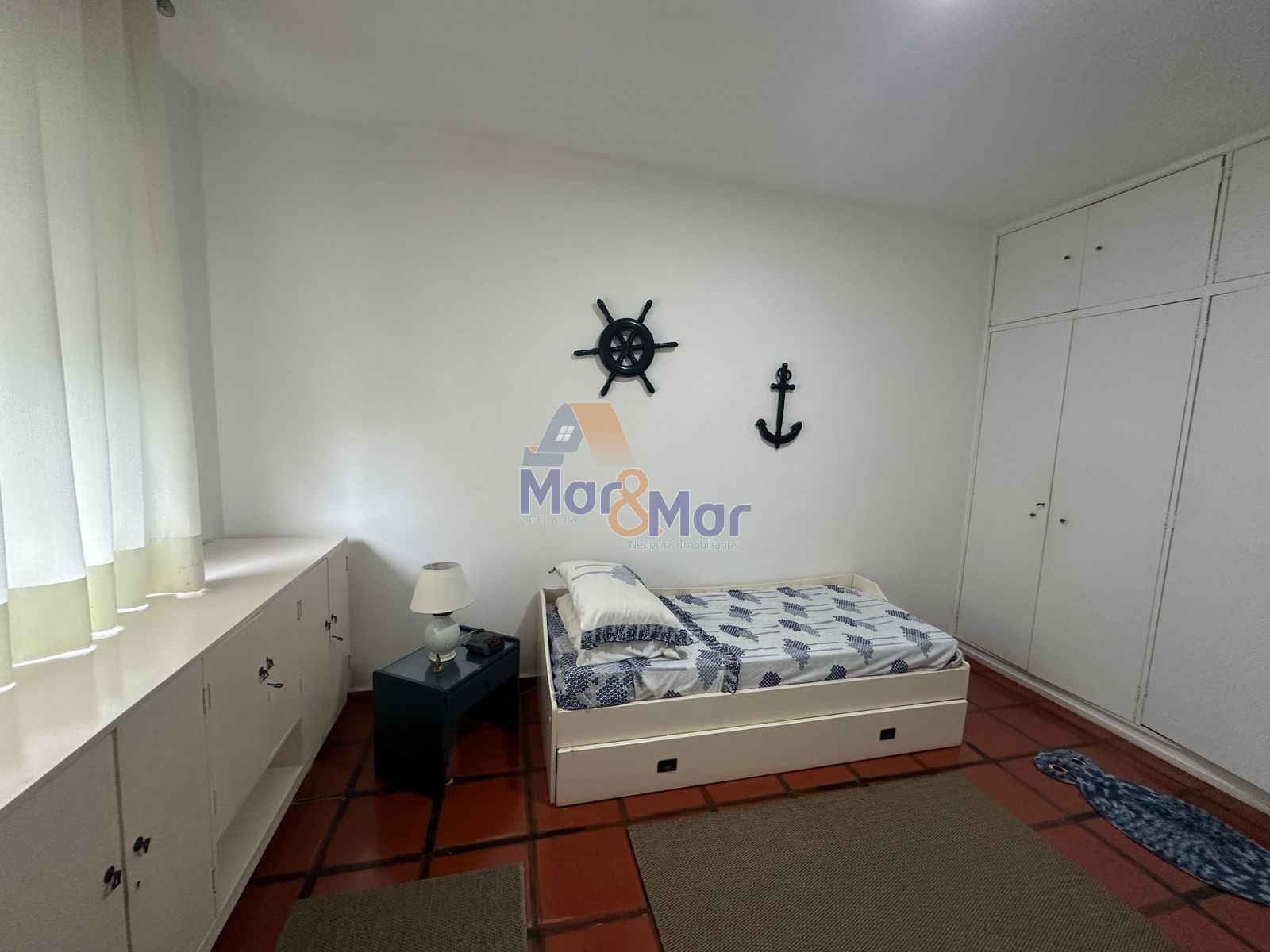 Apartamento na Praia das Pitangueiras, Guarujá - SP