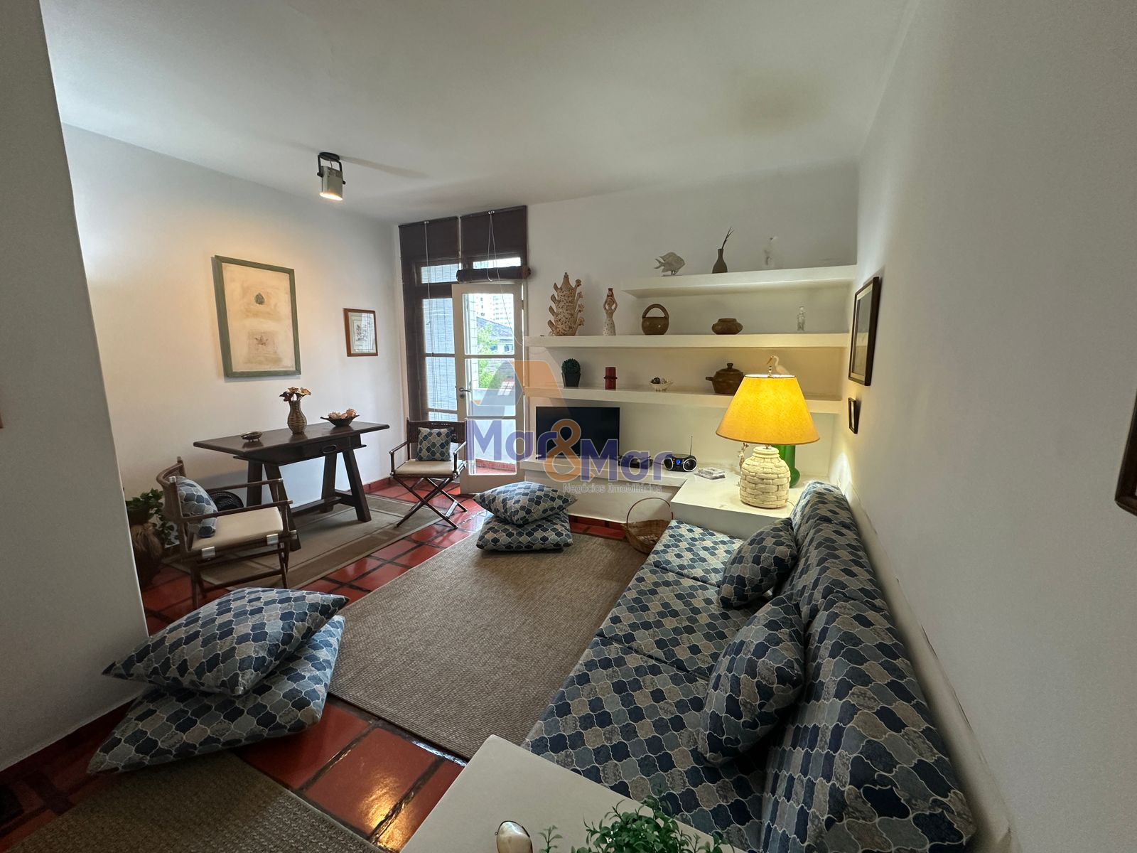 Apartamento na Praia das Pitangueiras, Guarujá - SP