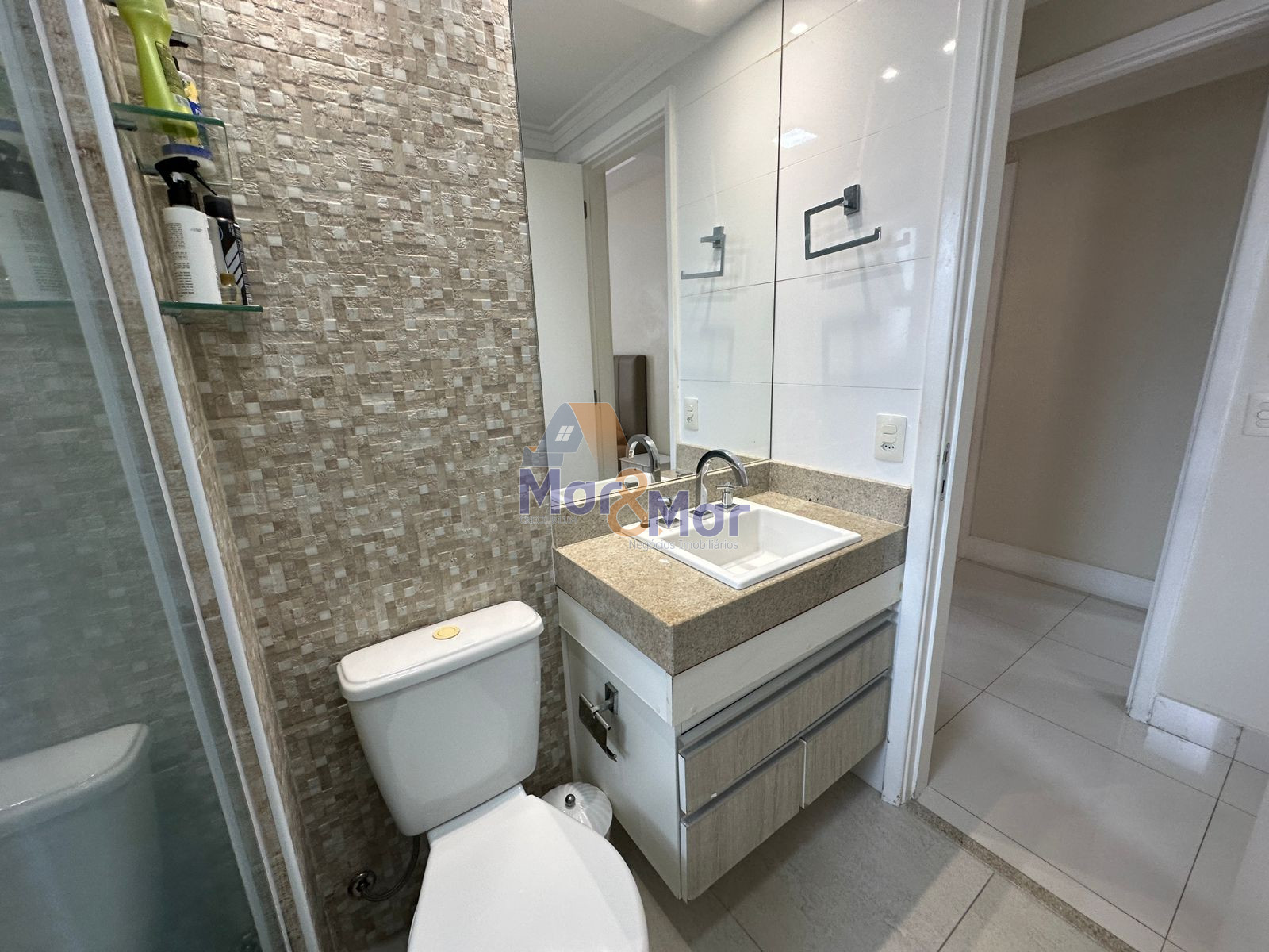Apartamento na Praia das Pitangueiras, Guarujá - SP